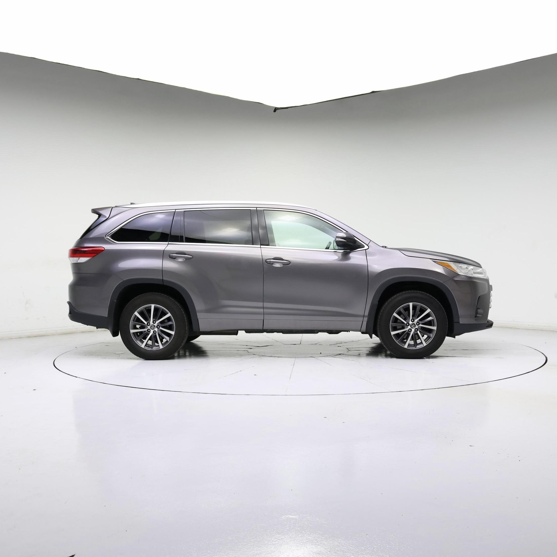Thumbnail: 2018 Toyota Highlander - 7