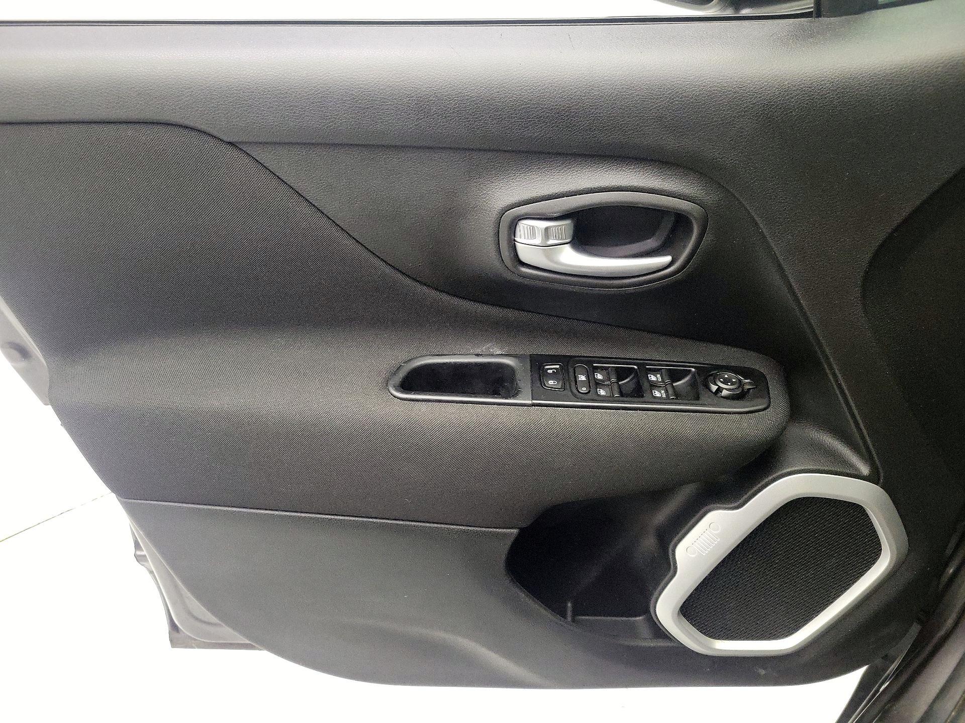 Thumbnail: 2021 Jeep Renegade - 12