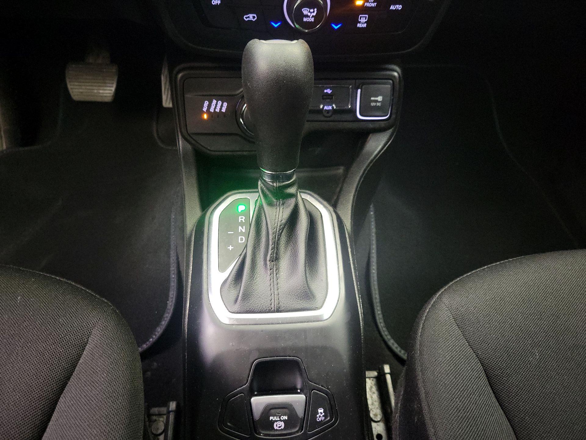 Thumbnail: 2021 Jeep Renegade - 17