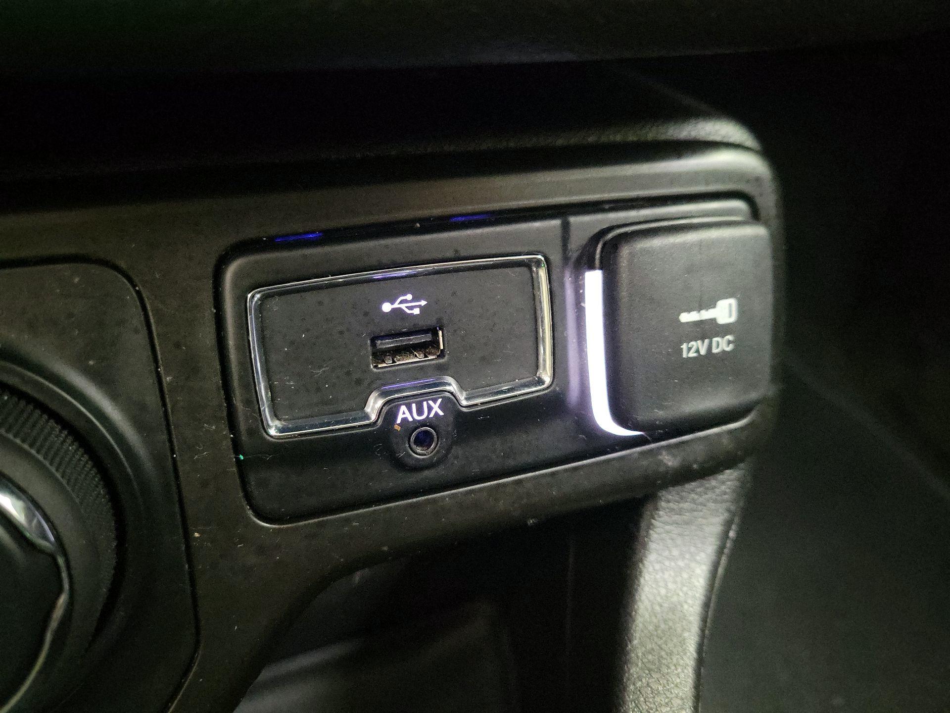 Thumbnail: 2021 Jeep Renegade - 18