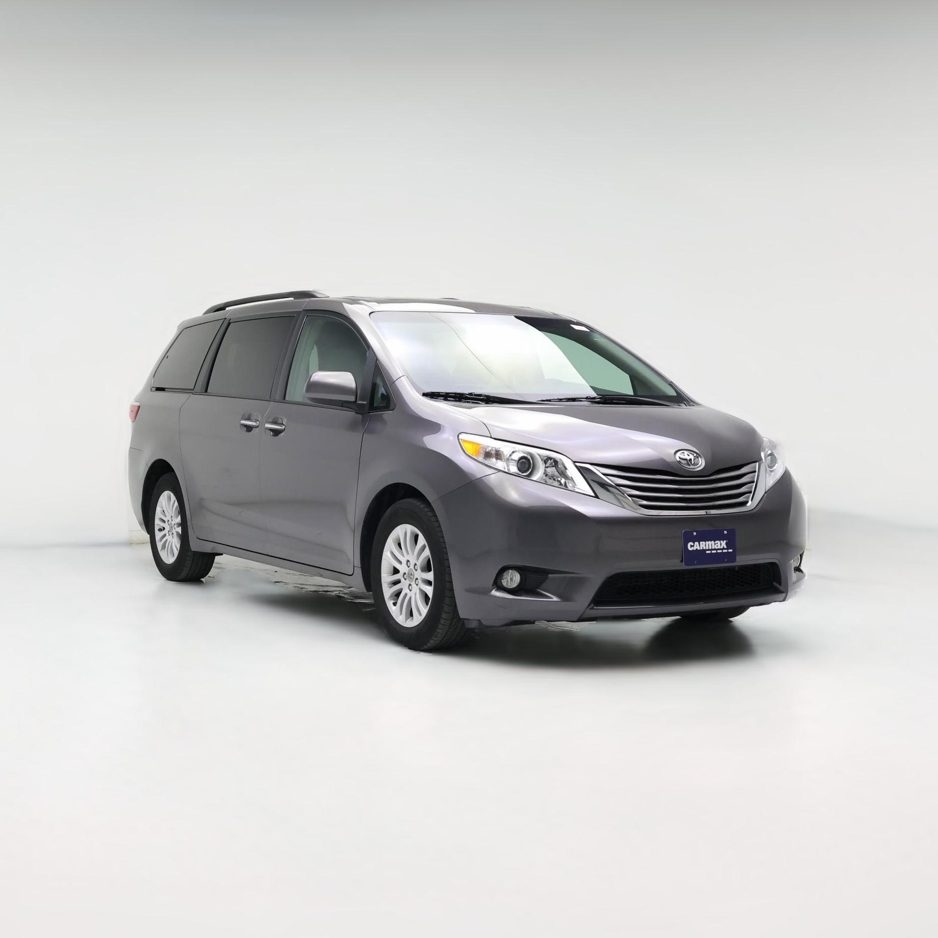 Thumbnail: 2017 Toyota Sienna - 1