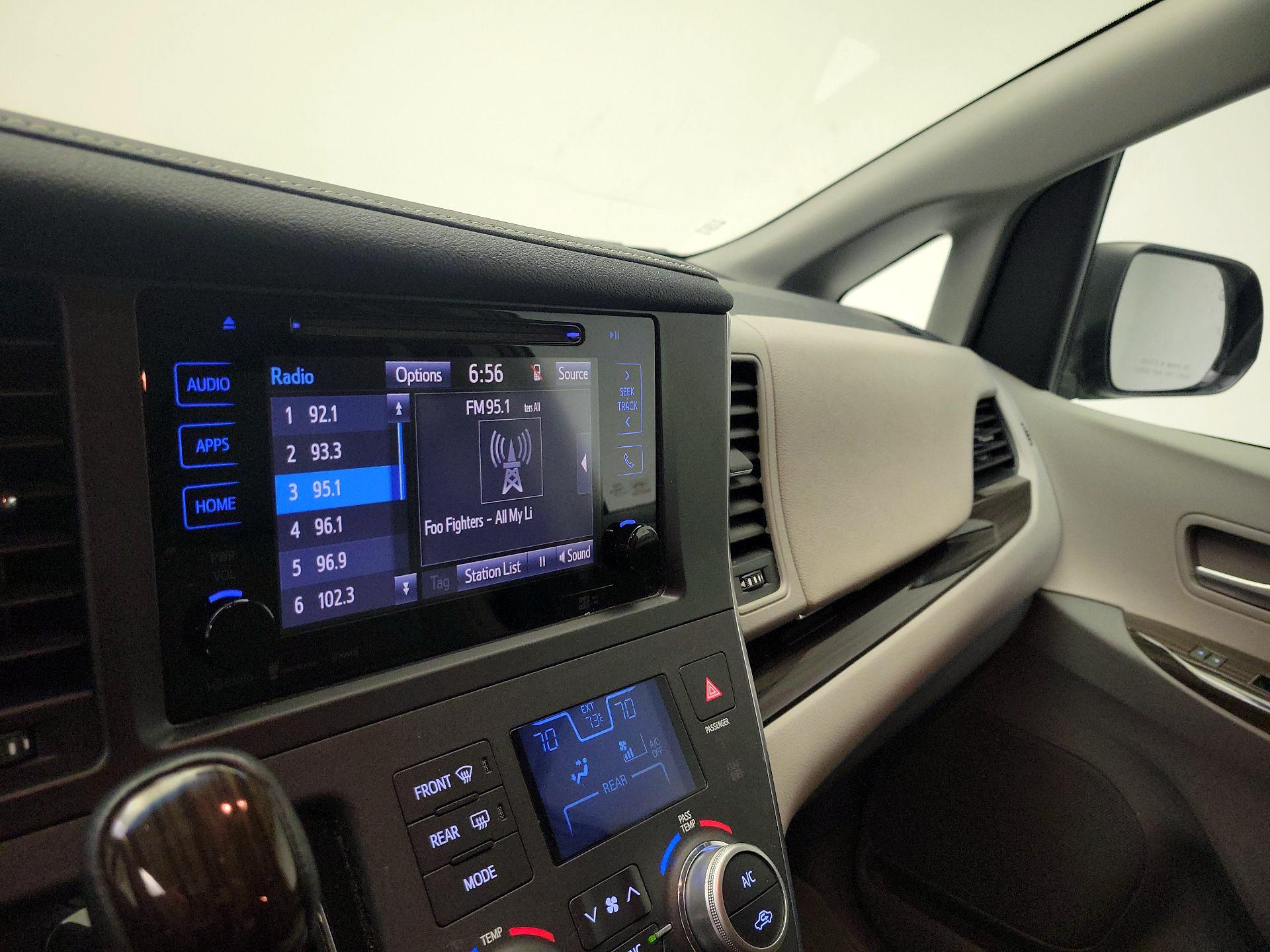 Thumbnail: 2017 Toyota Sienna - 16