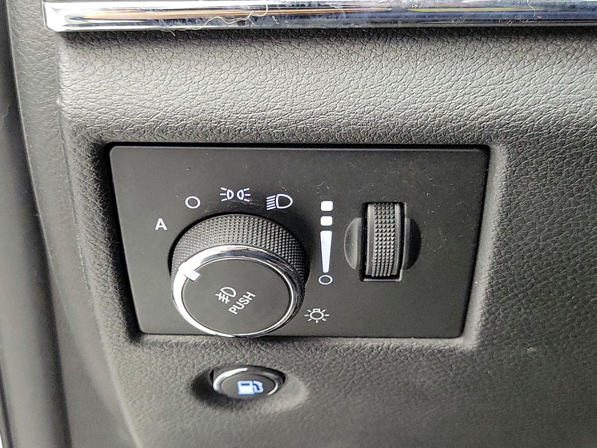 Thumbnail: 2017 Jeep Grand Cherokee - 13