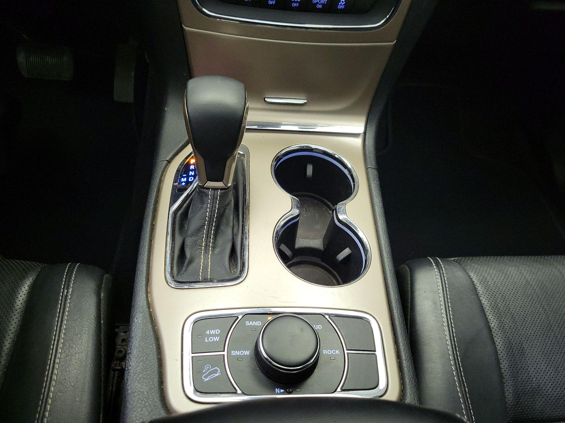 Thumbnail: 2017 Jeep Grand Cherokee - 17