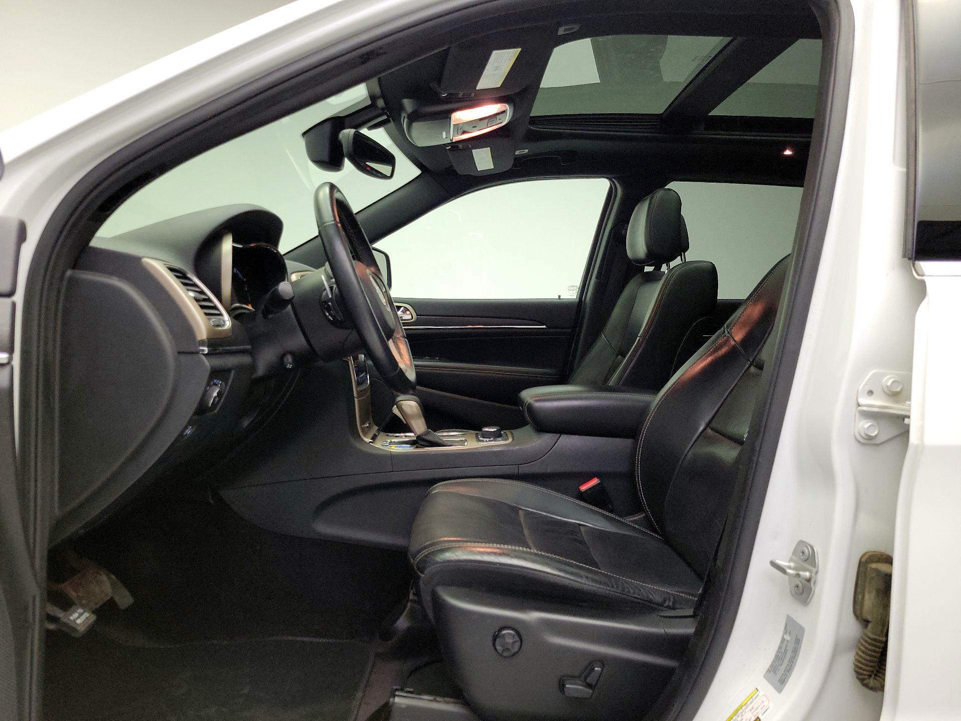 Thumbnail: 2017 Jeep Grand Cherokee - 19