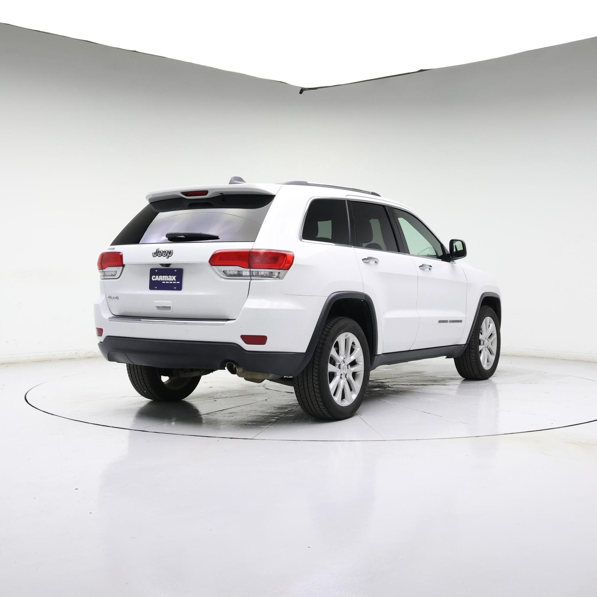 Thumbnail: 2017 Jeep Grand Cherokee - 8