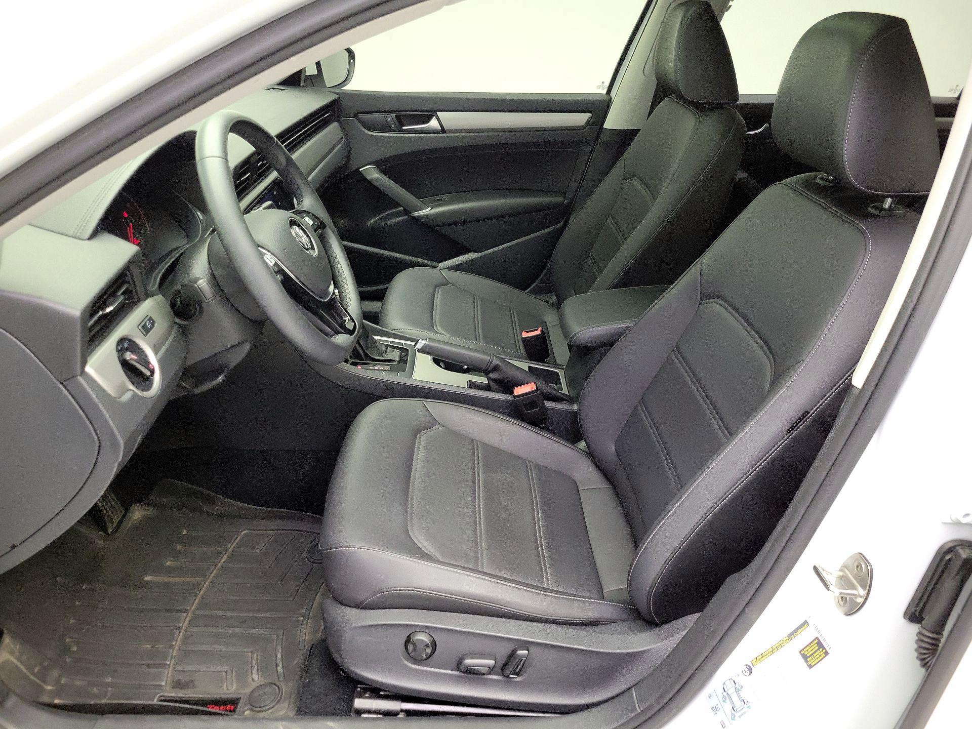 Thumbnail: 2022 Volkswagen Passat - 11