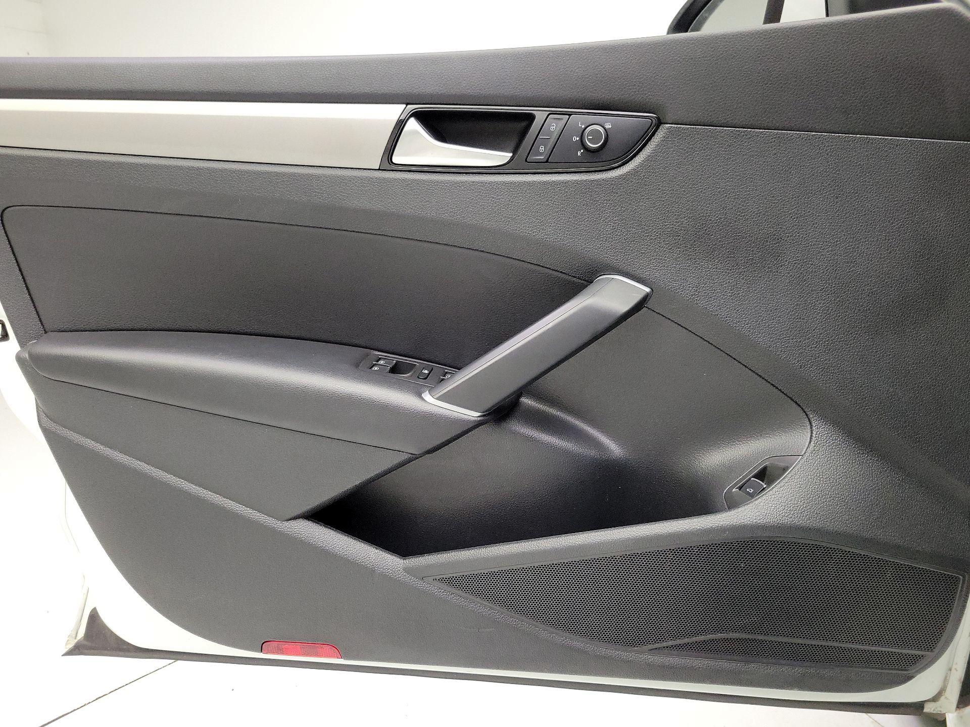 Thumbnail: 2022 Volkswagen Passat - 12