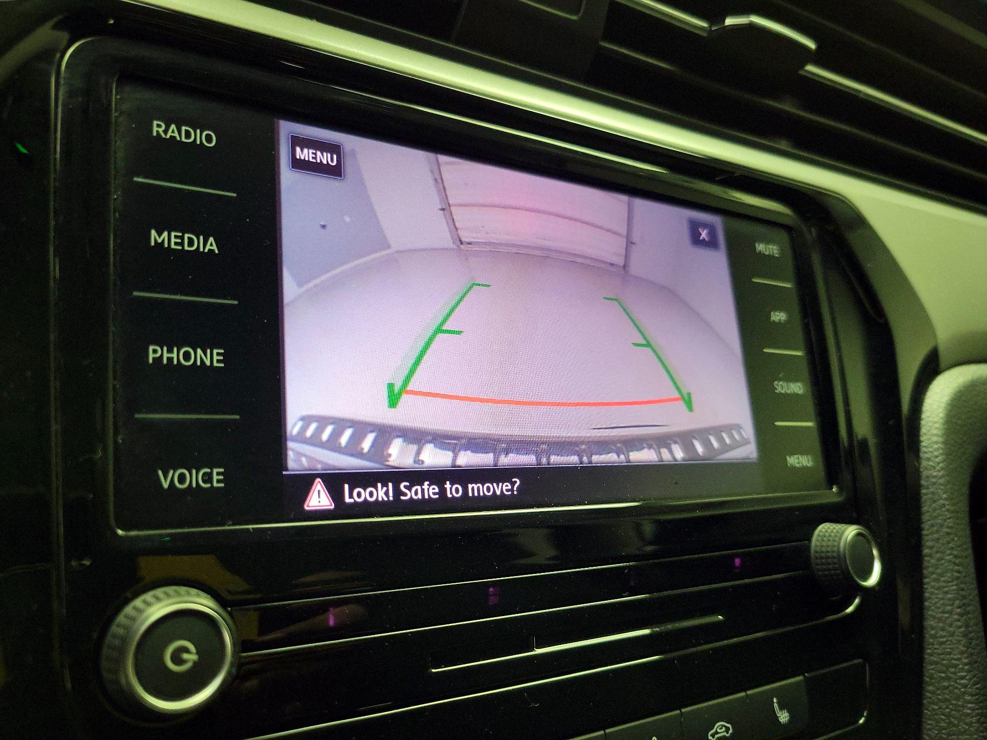 Thumbnail: 2022 Volkswagen Passat - 14