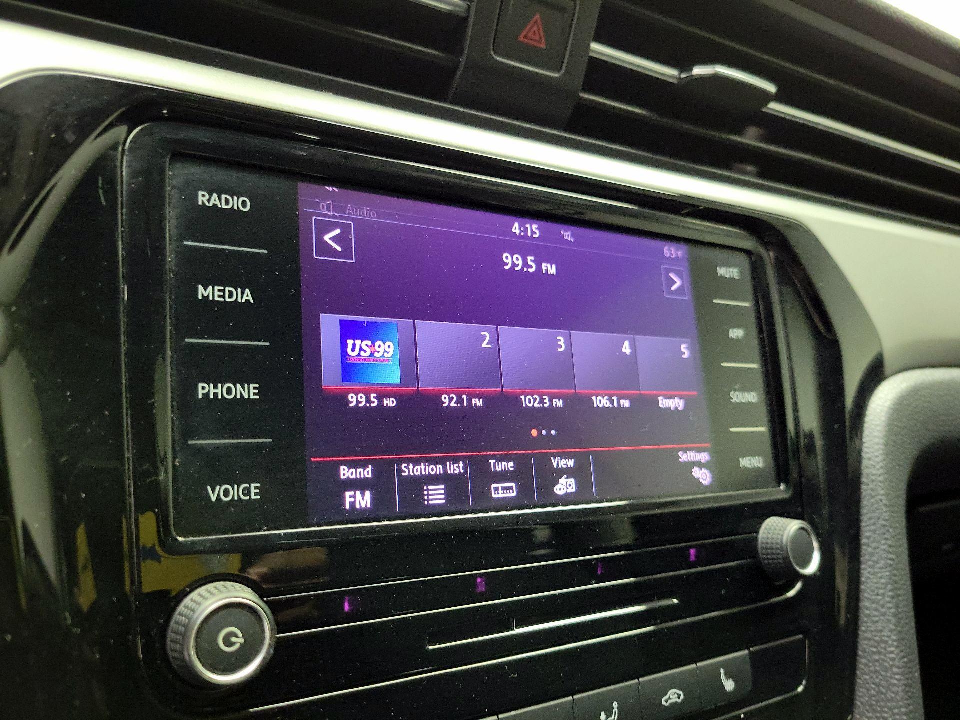 Thumbnail: 2022 Volkswagen Passat - 15