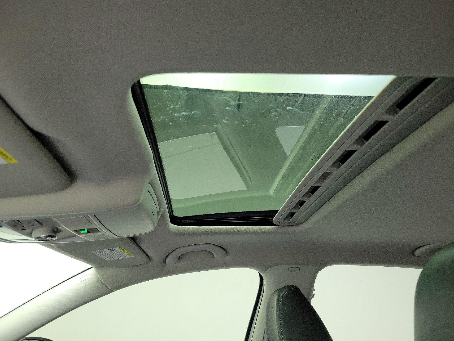 Thumbnail: 2022 Volkswagen Passat - 19