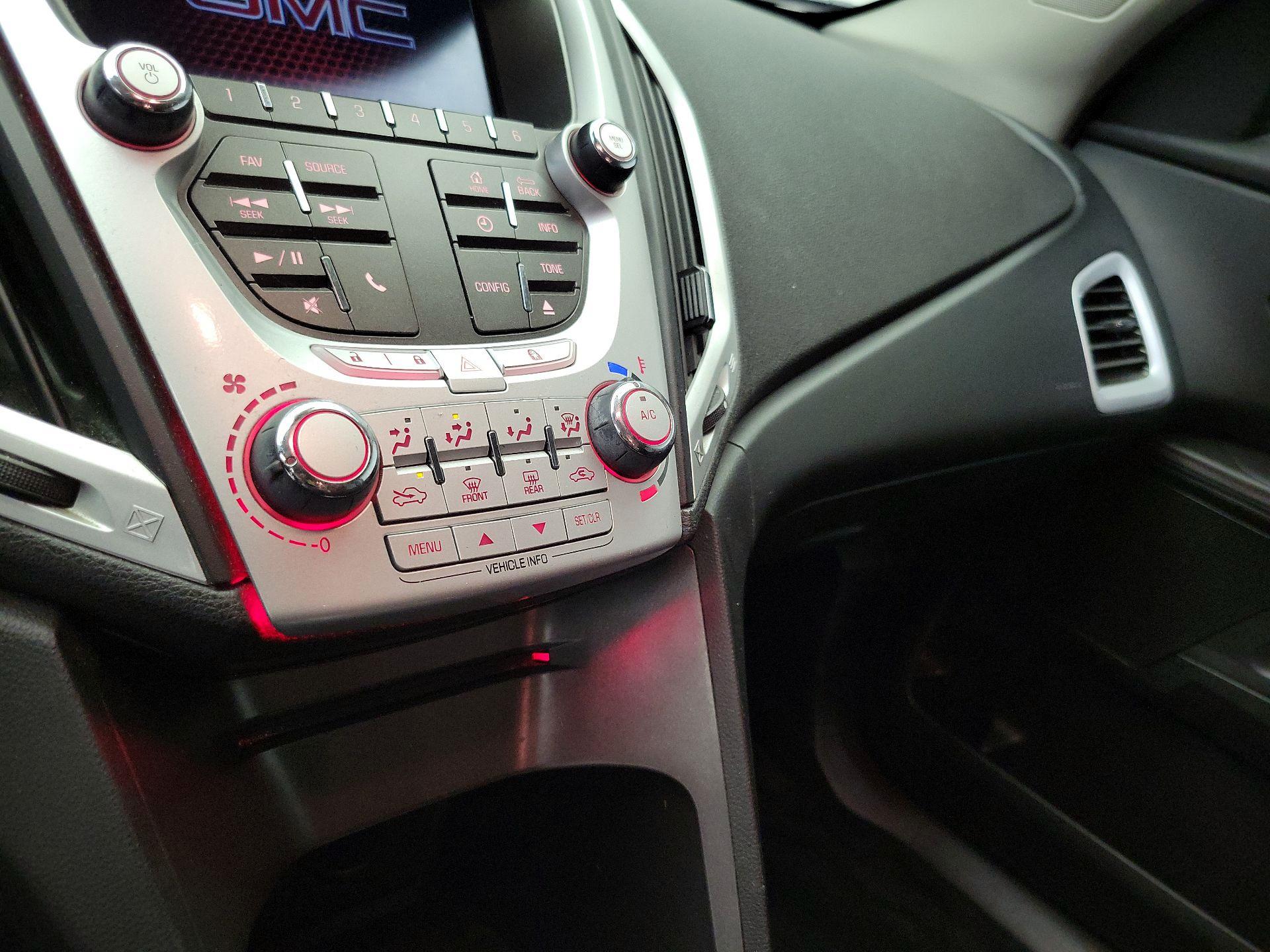 Thumbnail: 2015 GMC Terrain - 15