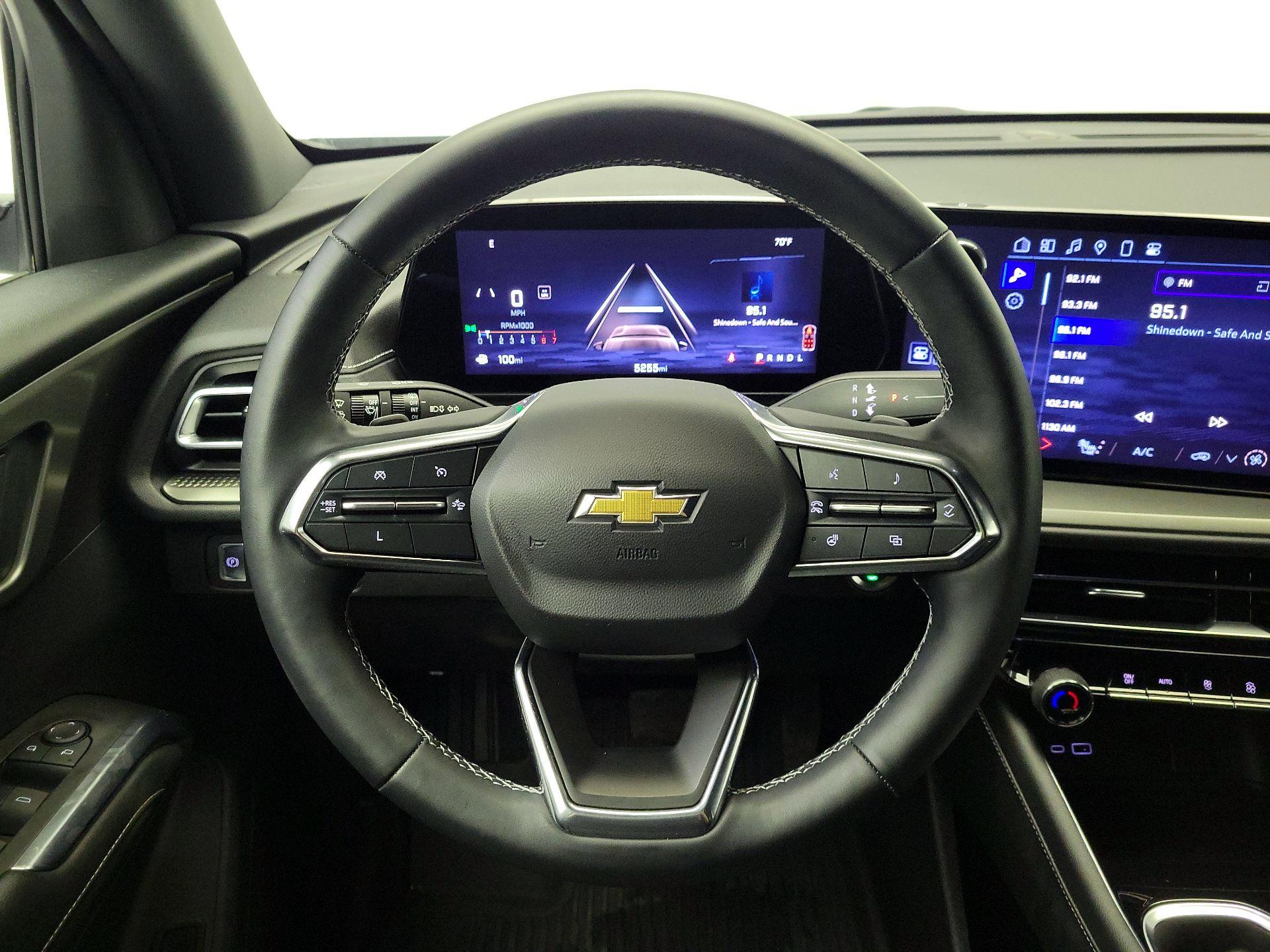 Thumbnail: 2024 Chevrolet Traverse - 10