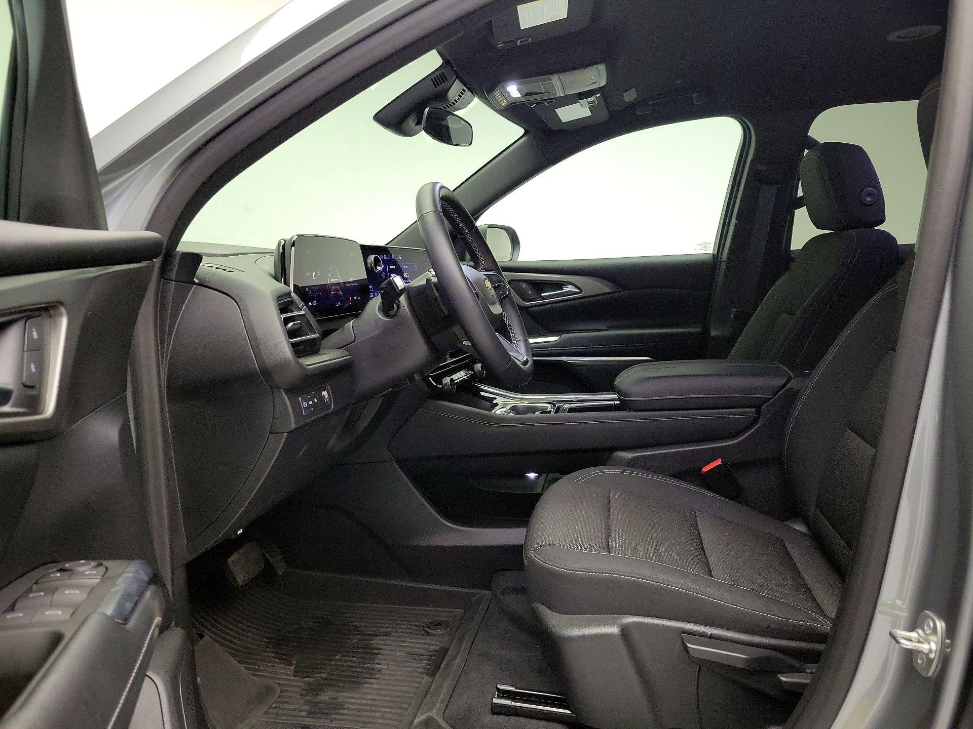 Thumbnail: 2024 Chevrolet Traverse - 11