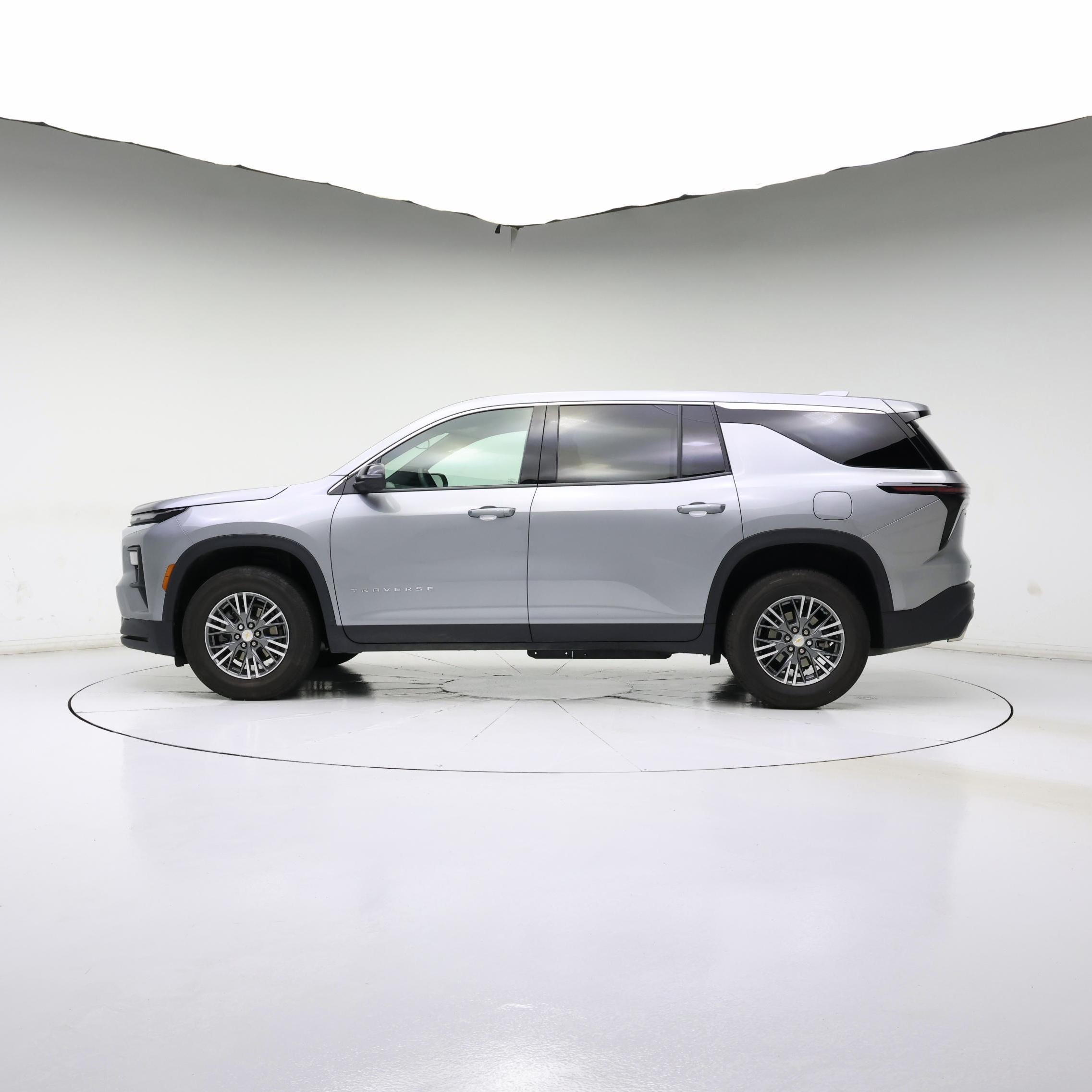 Thumbnail: 2024 Chevrolet Traverse - 3