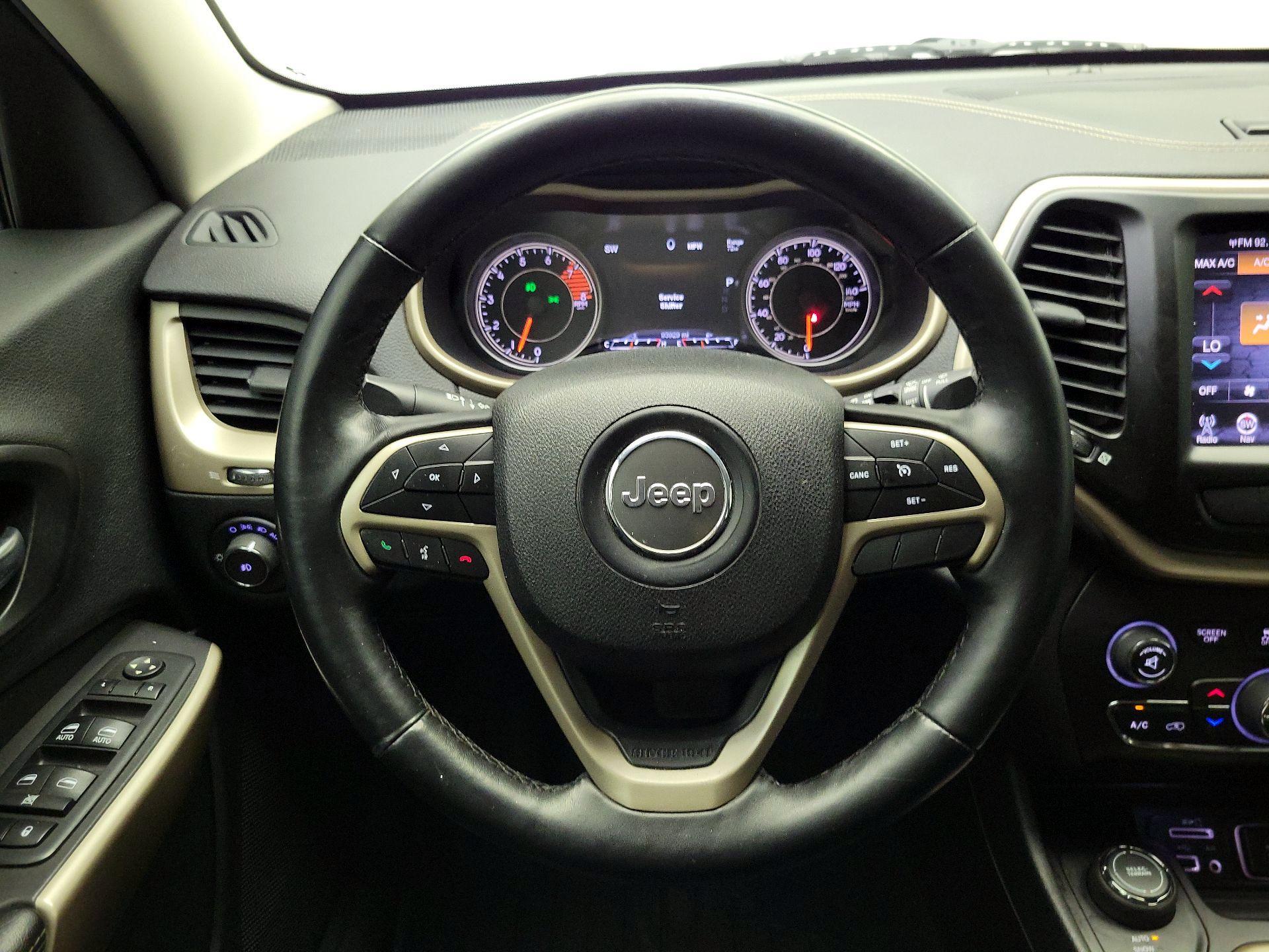 Thumbnail: 2018 Jeep Cherokee - 10