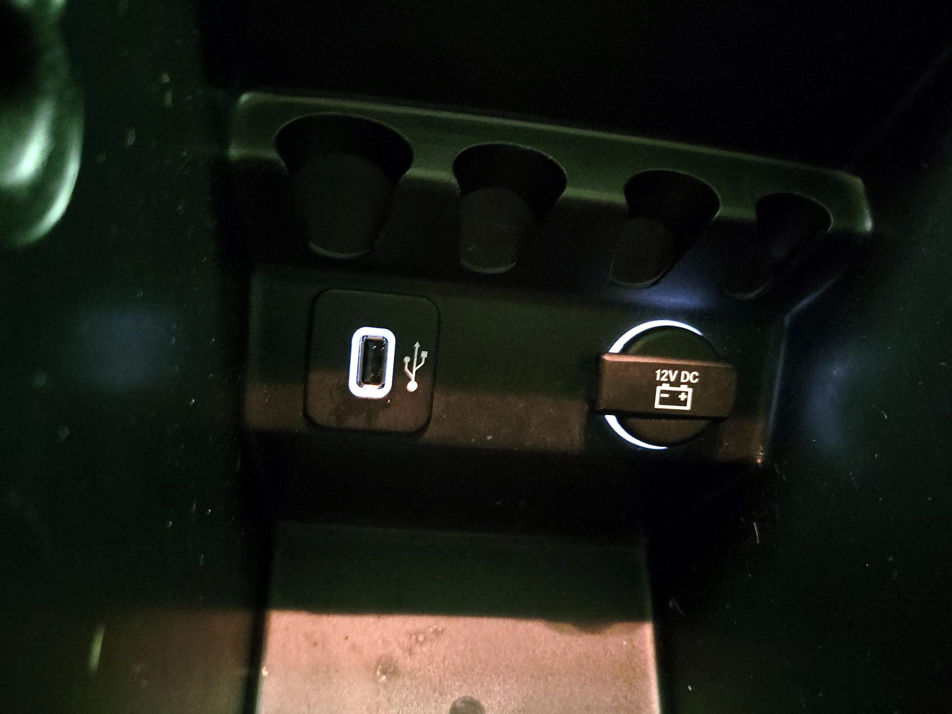 Thumbnail: 2018 Jeep Cherokee - 19