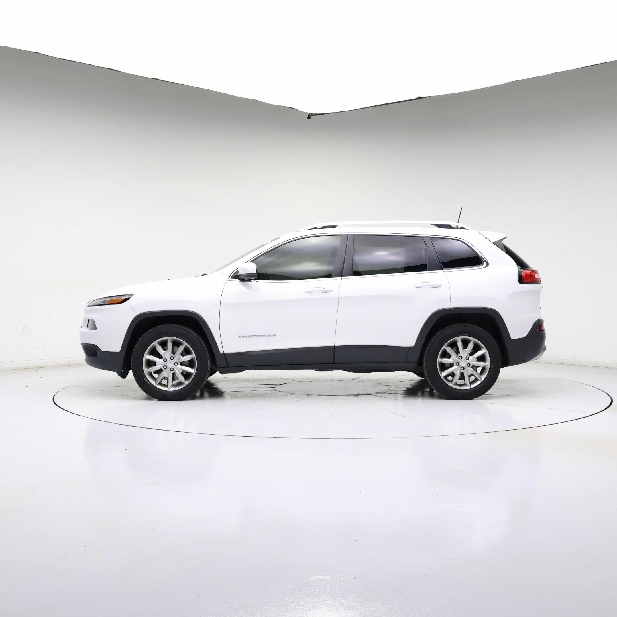 Thumbnail: 2018 Jeep Cherokee - 3