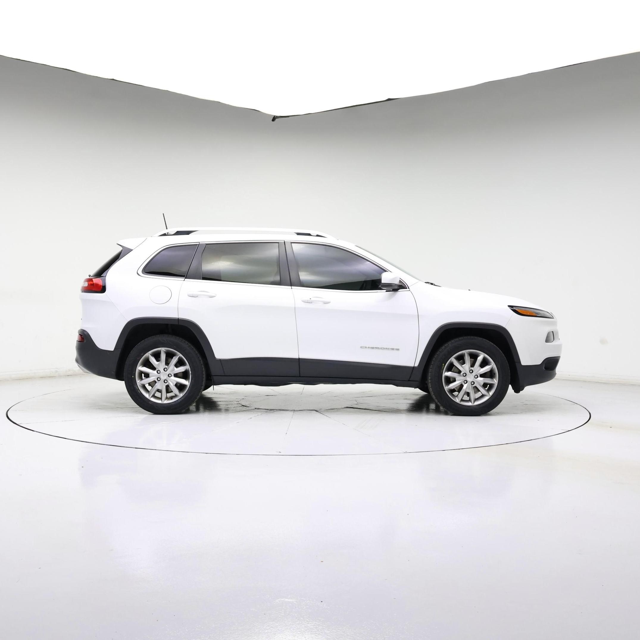 Thumbnail: 2018 Jeep Cherokee - 7