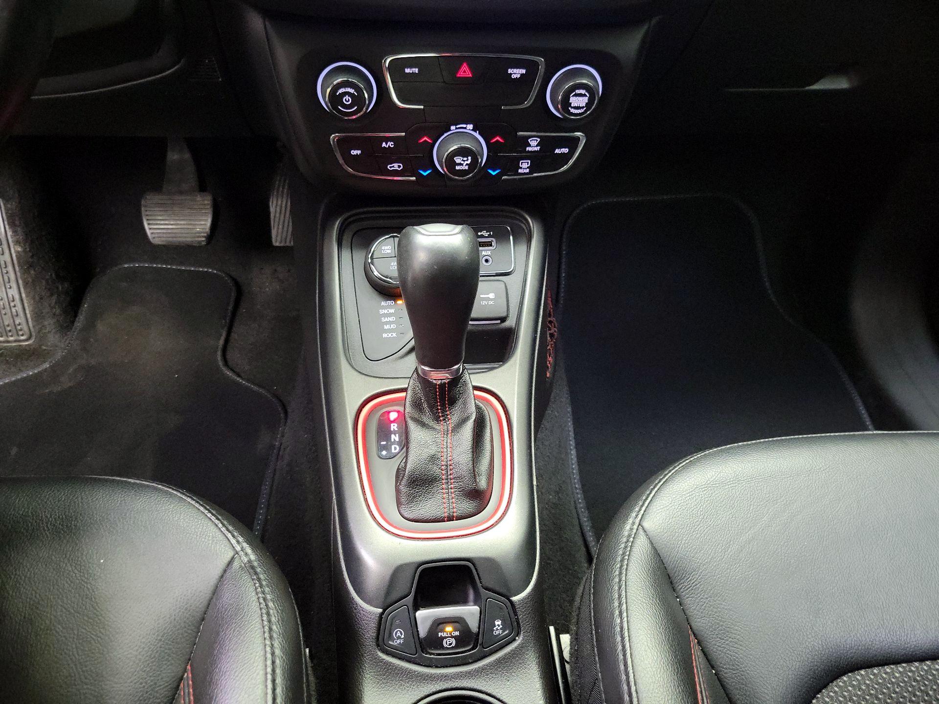 Thumbnail: 2020 Jeep Compass - 17