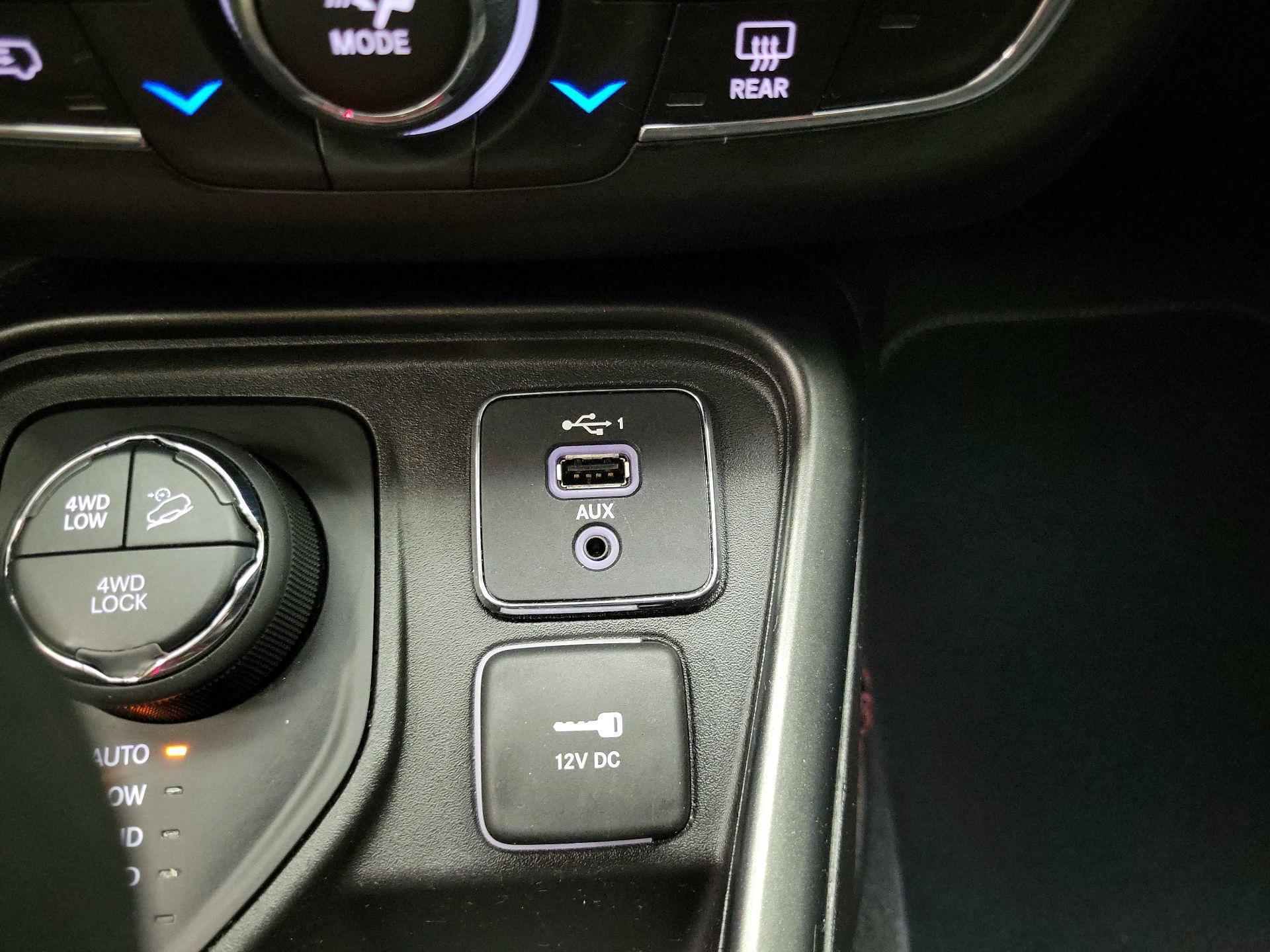 Thumbnail: 2020 Jeep Compass - 18