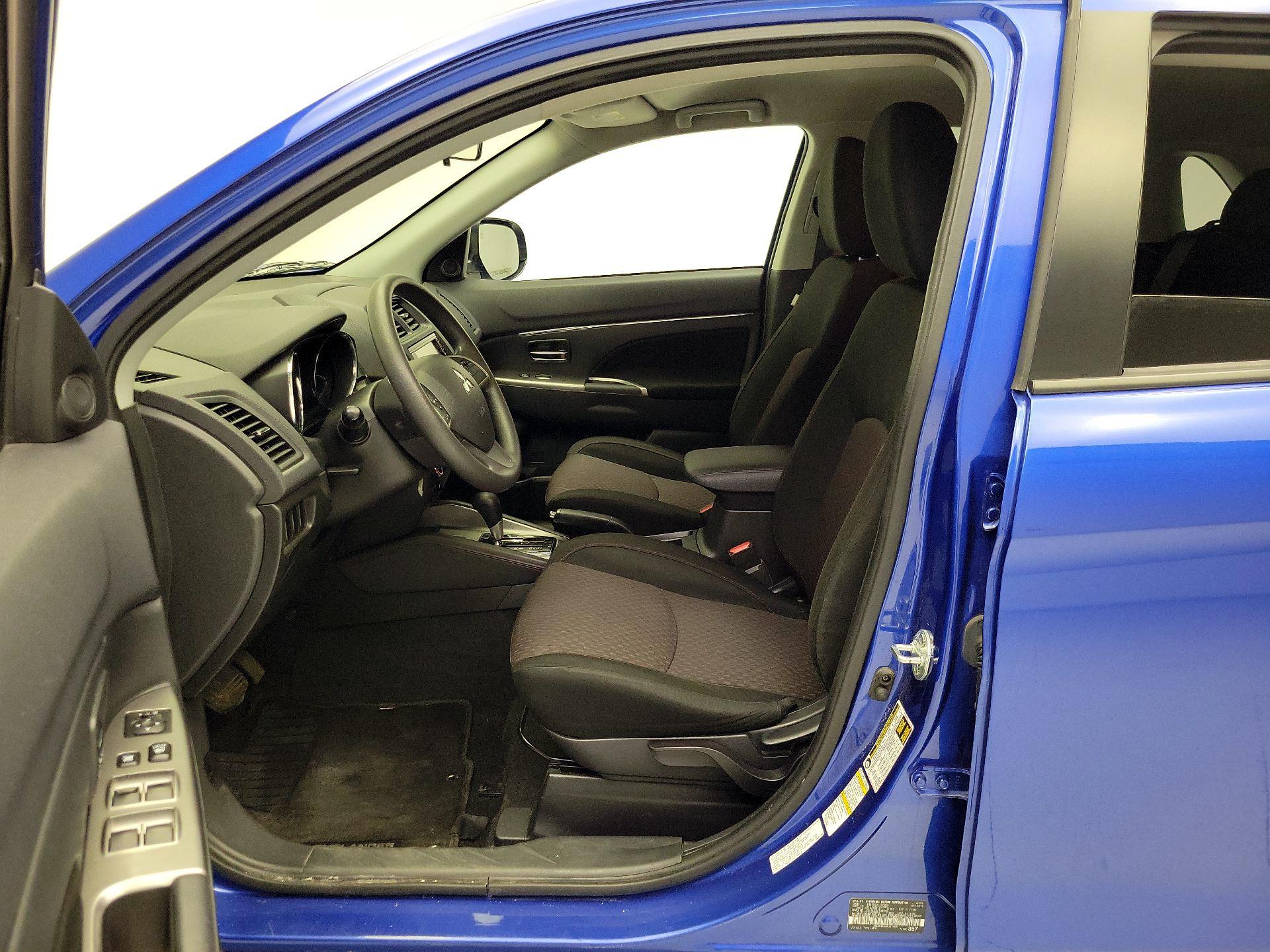 Thumbnail: 2019 Mitsubishi Outlander Sport - 11