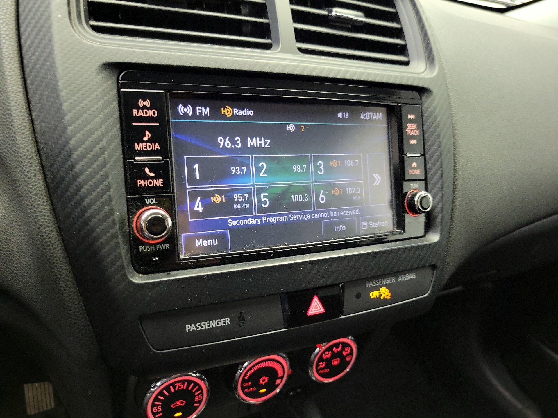 Thumbnail: 2019 Mitsubishi Outlander Sport - 14