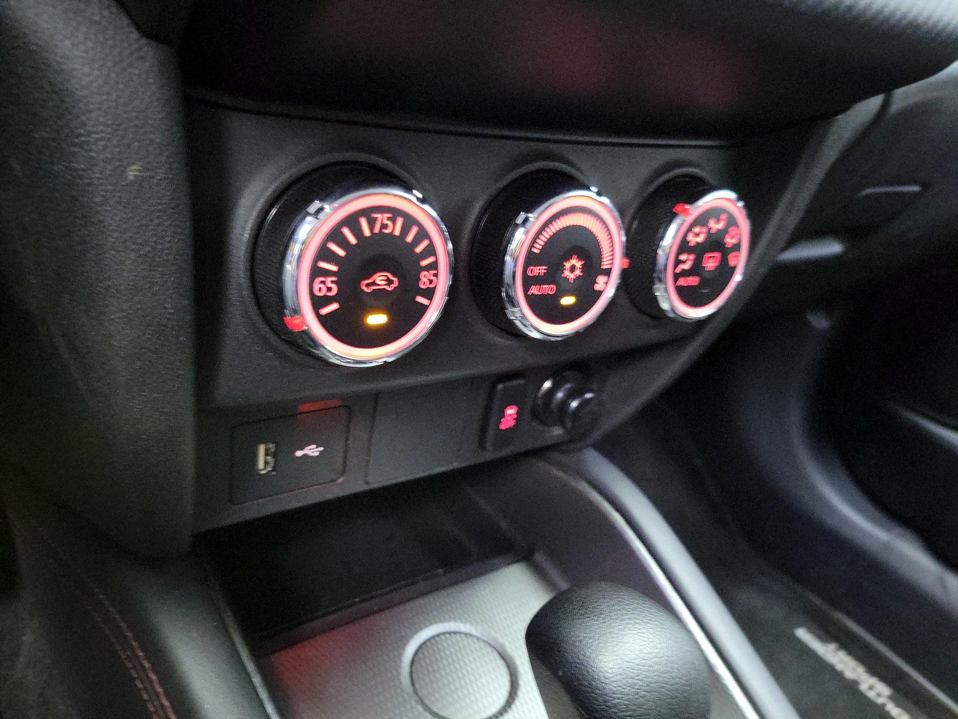 Thumbnail: 2019 Mitsubishi Outlander Sport - 15