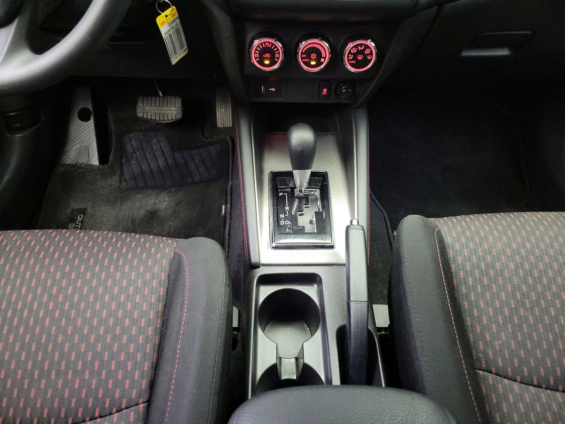 Thumbnail: 2019 Mitsubishi Outlander Sport - 16