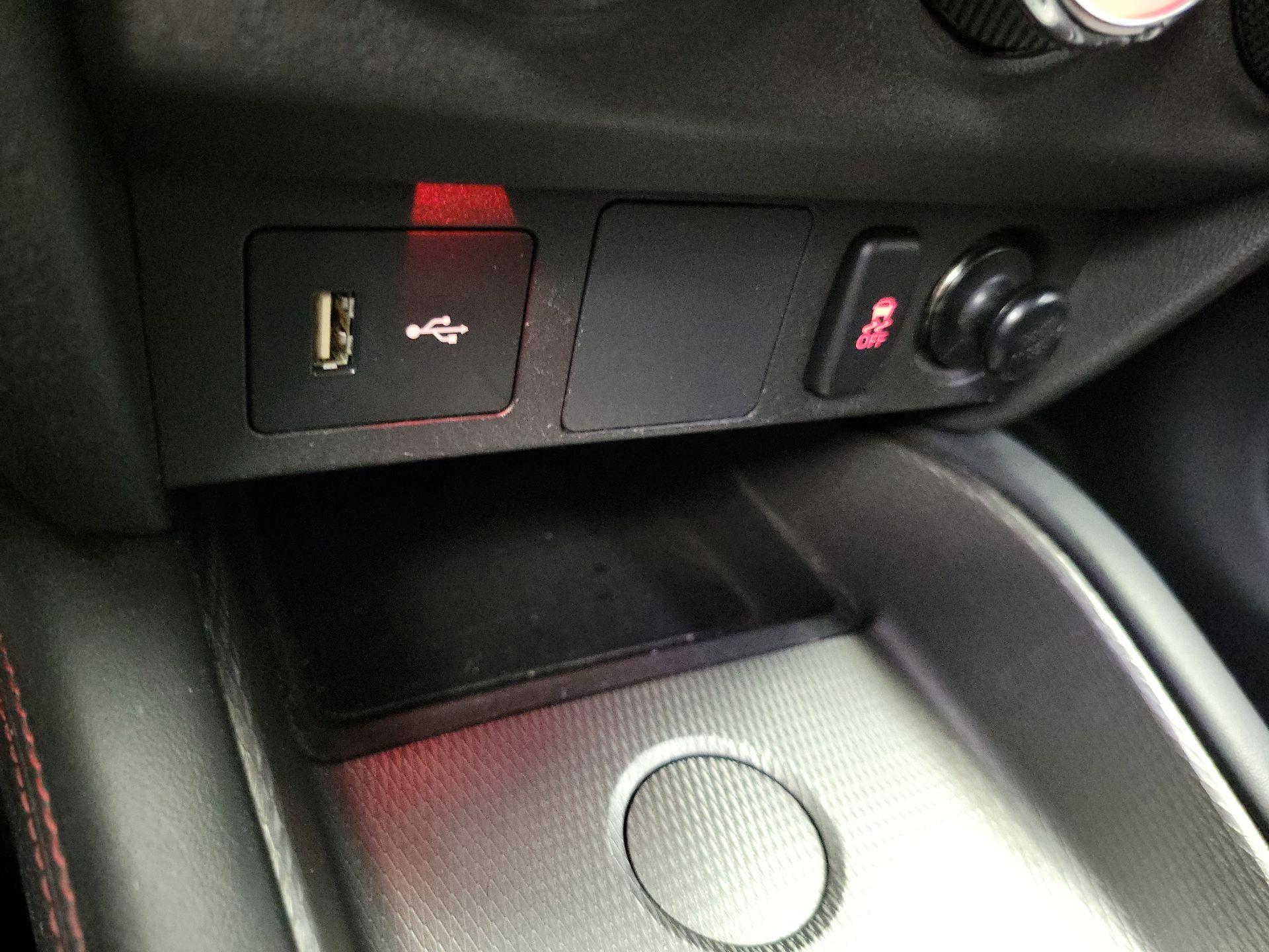 Thumbnail: 2019 Mitsubishi Outlander Sport - 17