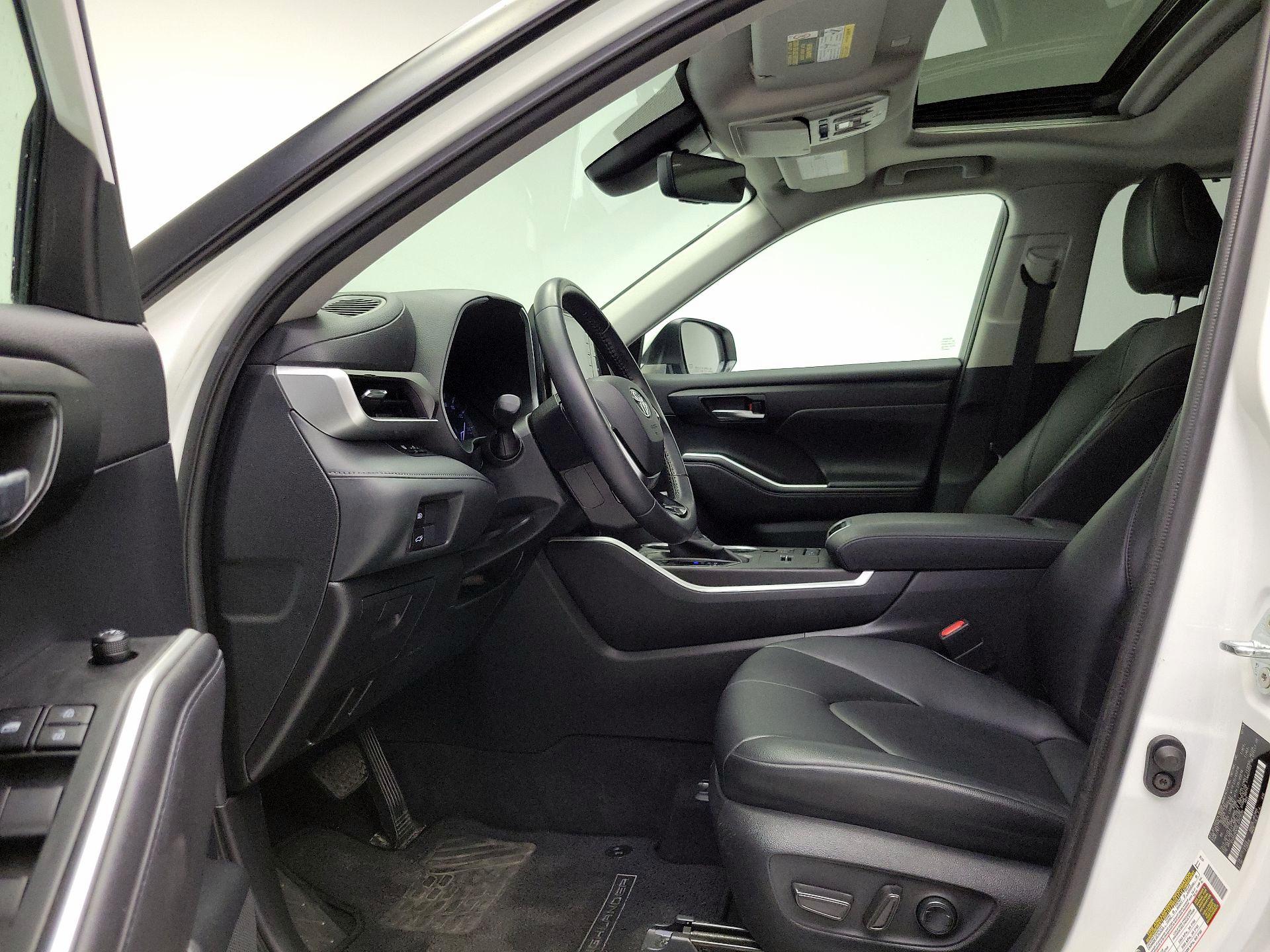 Thumbnail: 2020 Toyota Highlander - 11