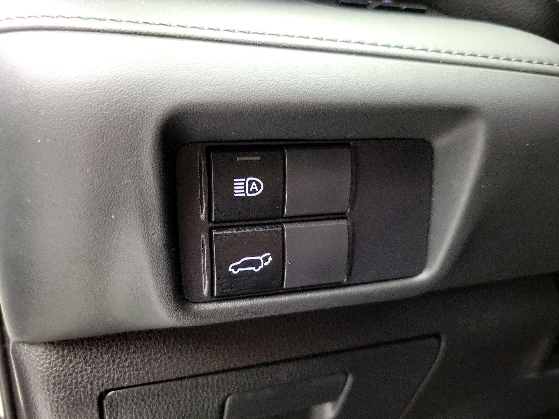 Thumbnail: 2020 Toyota Highlander - 13