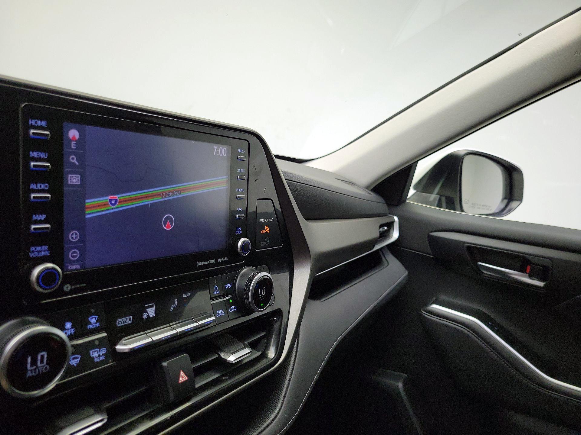 Thumbnail: 2020 Toyota Highlander - 14