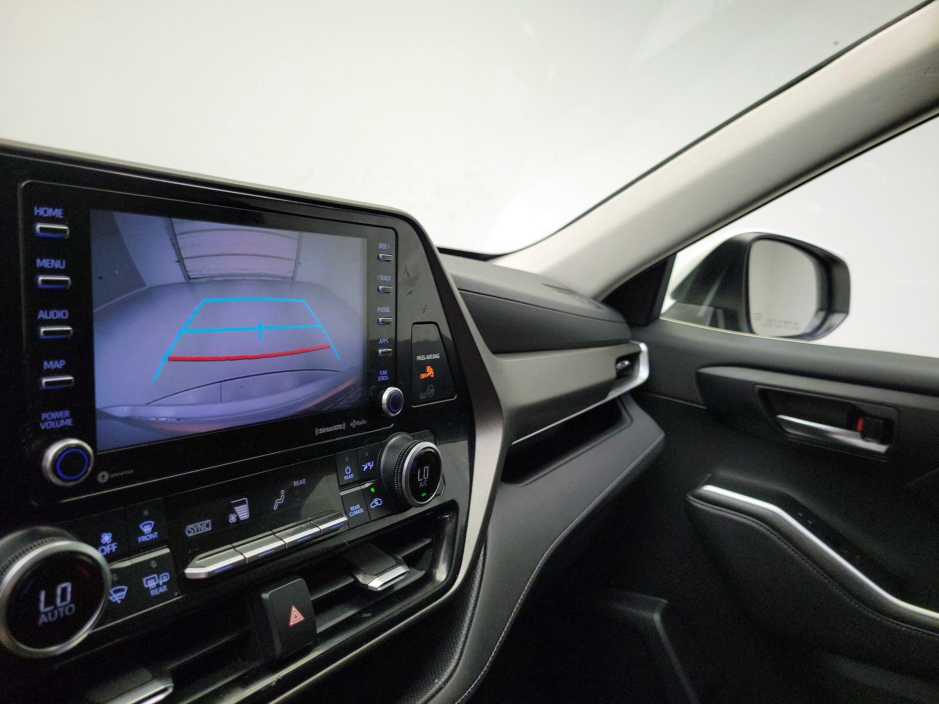 Thumbnail: 2020 Toyota Highlander - 15