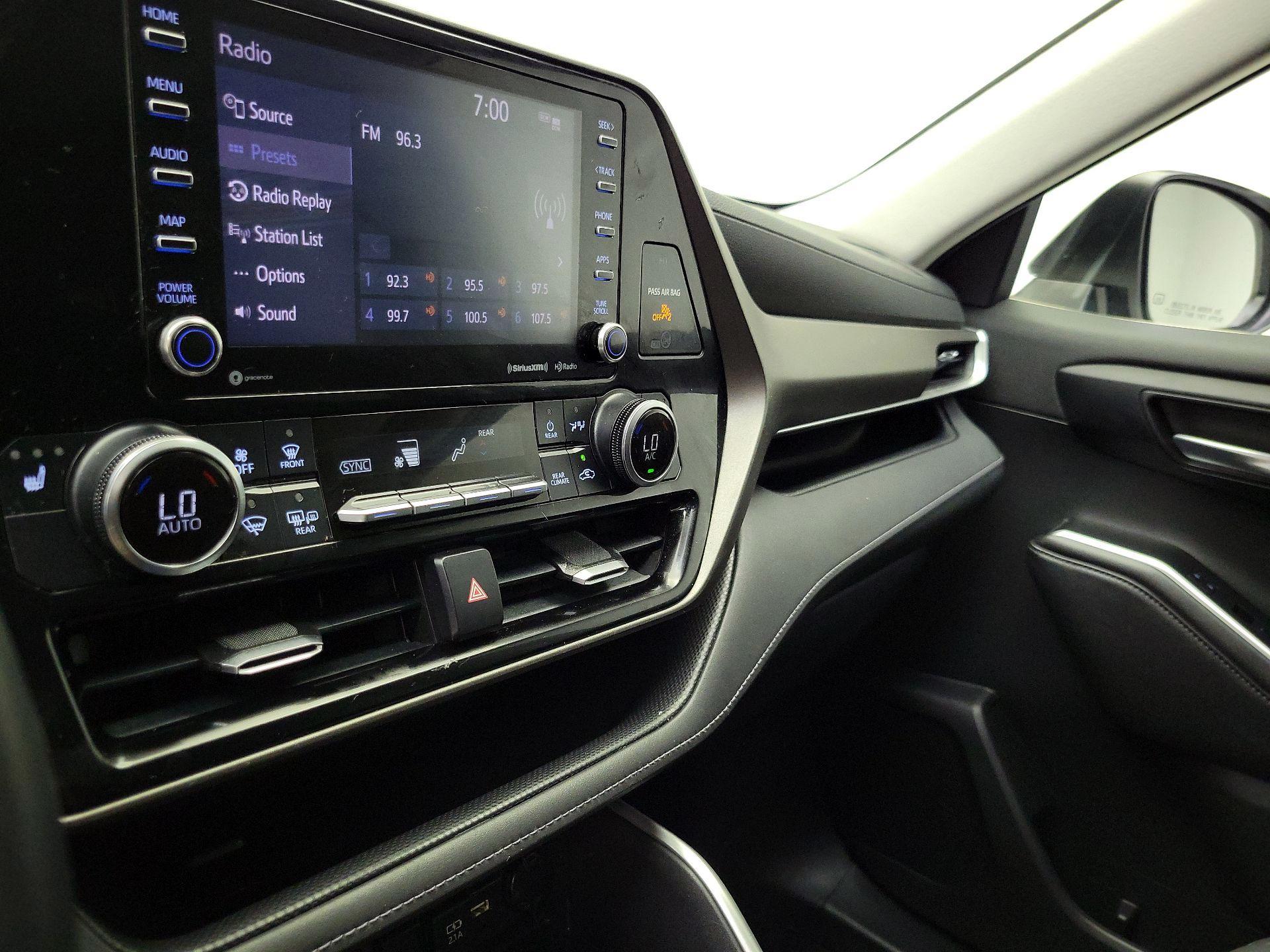 Thumbnail: 2020 Toyota Highlander - 17