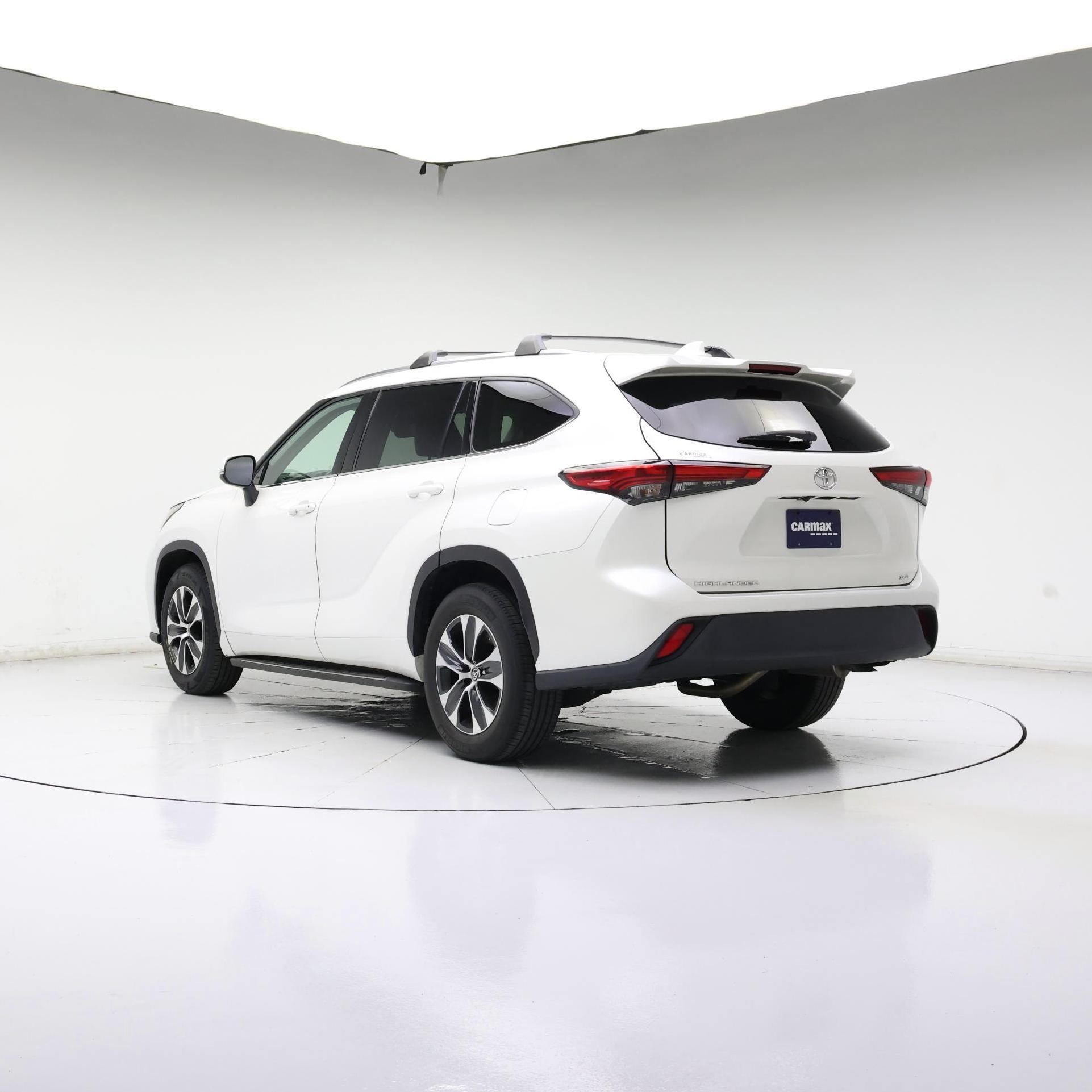 Thumbnail: 2020 Toyota Highlander - 2