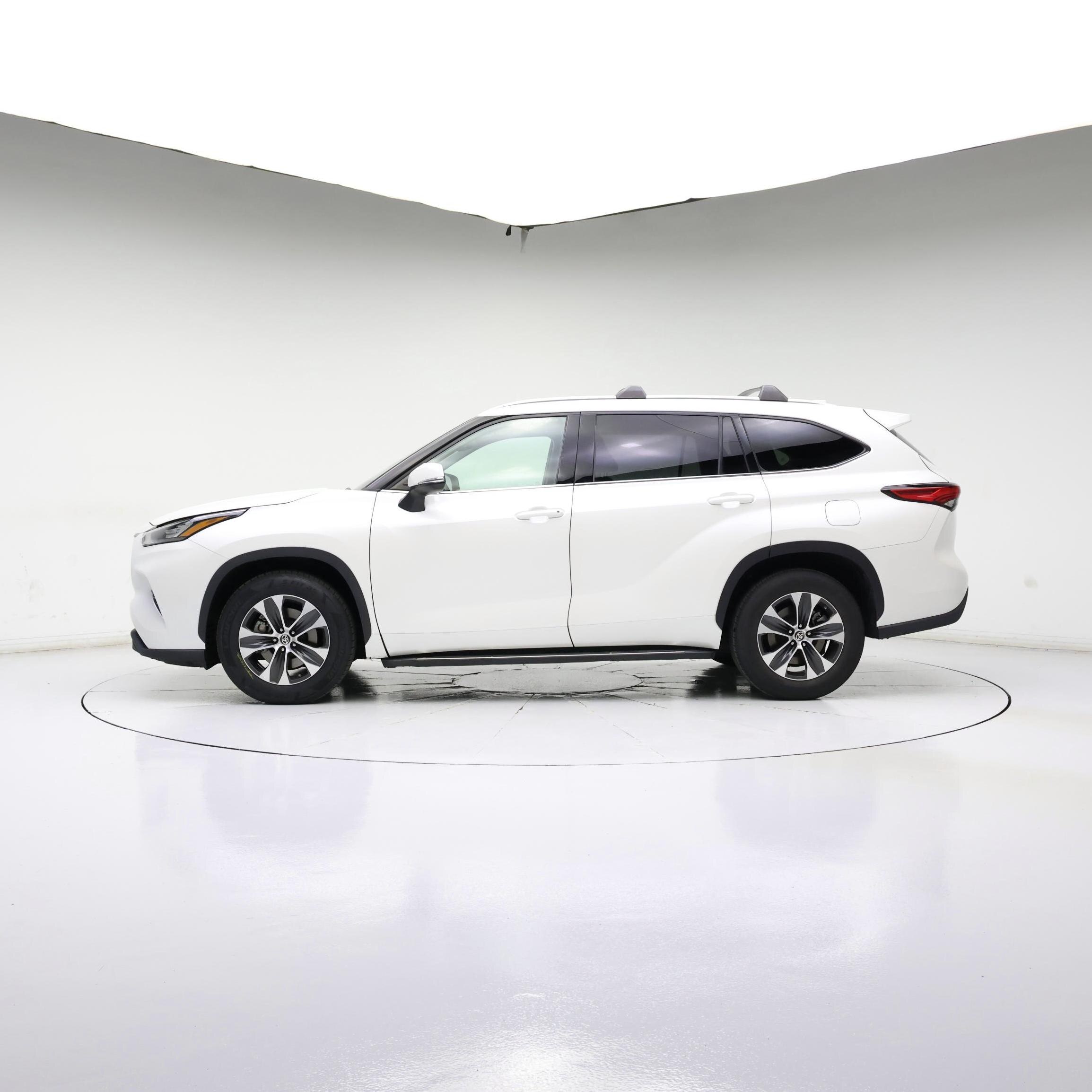 Thumbnail: 2020 Toyota Highlander - 3