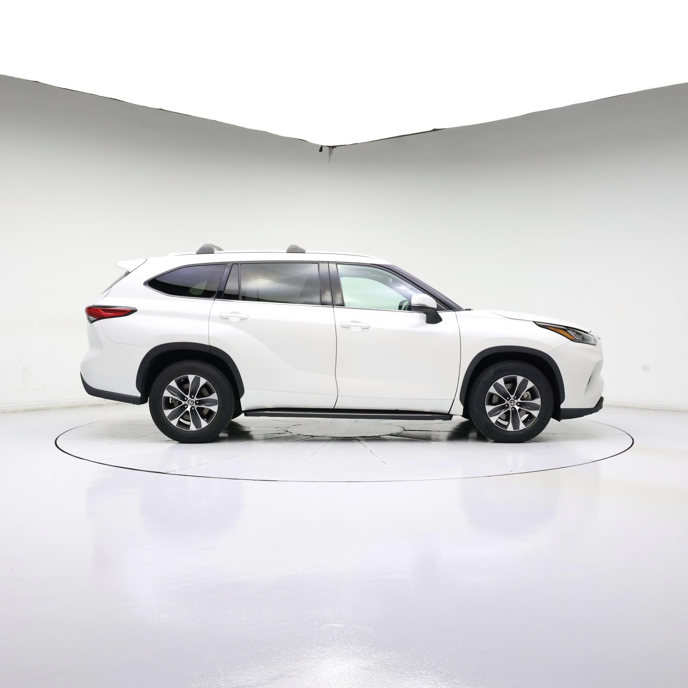Thumbnail: 2020 Toyota Highlander - 7