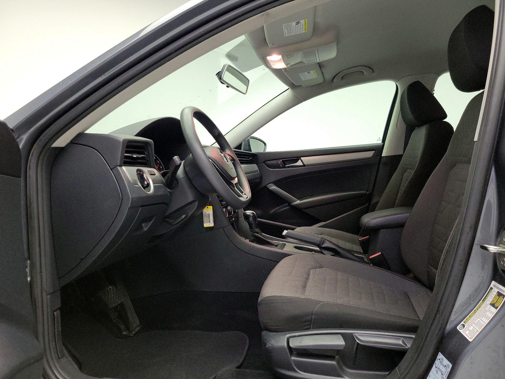 Thumbnail: 2020 Volkswagen Passat - 11