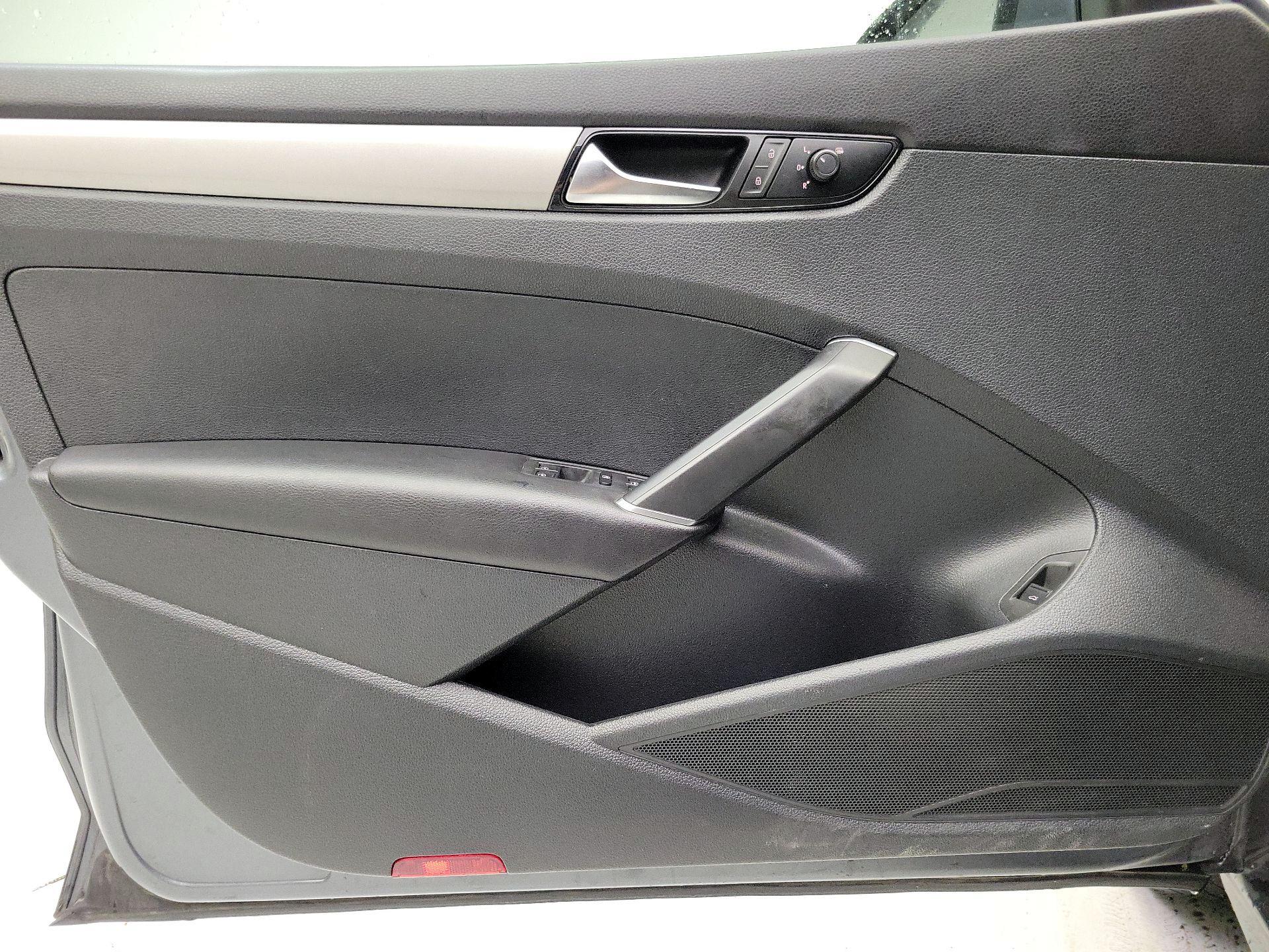 Thumbnail: 2020 Volkswagen Passat - 12