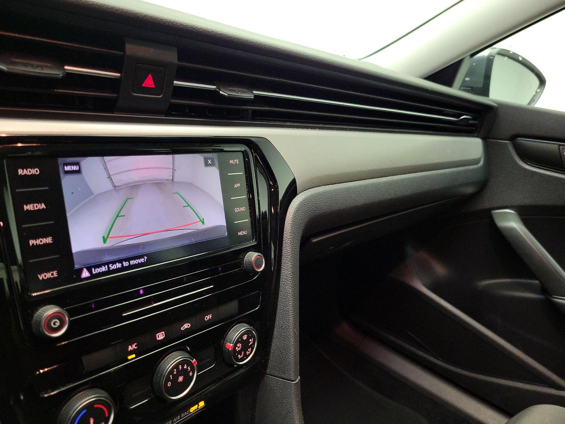 Thumbnail: 2020 Volkswagen Passat - 14