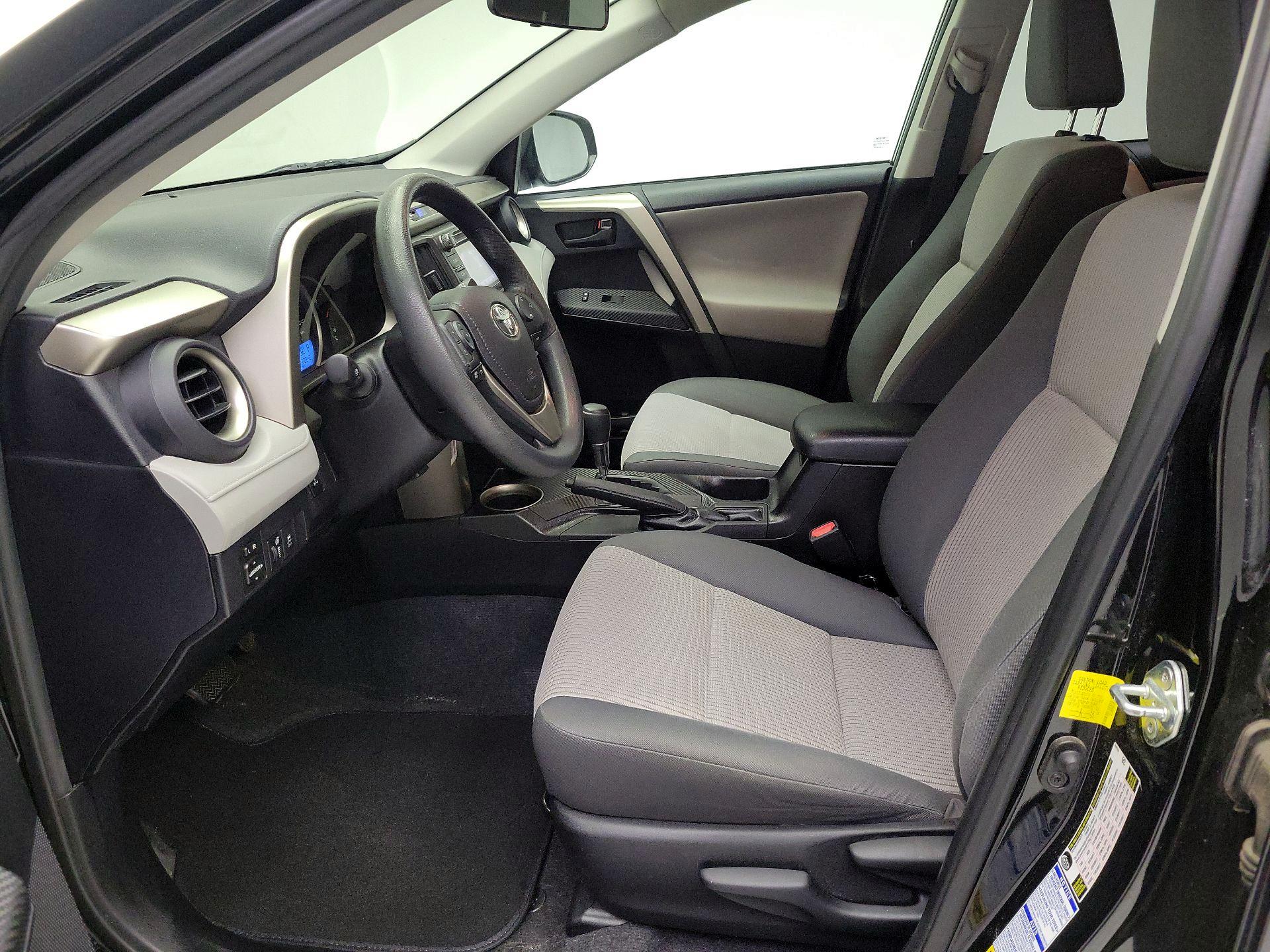 Thumbnail: 2015 Toyota RAV4 - 11