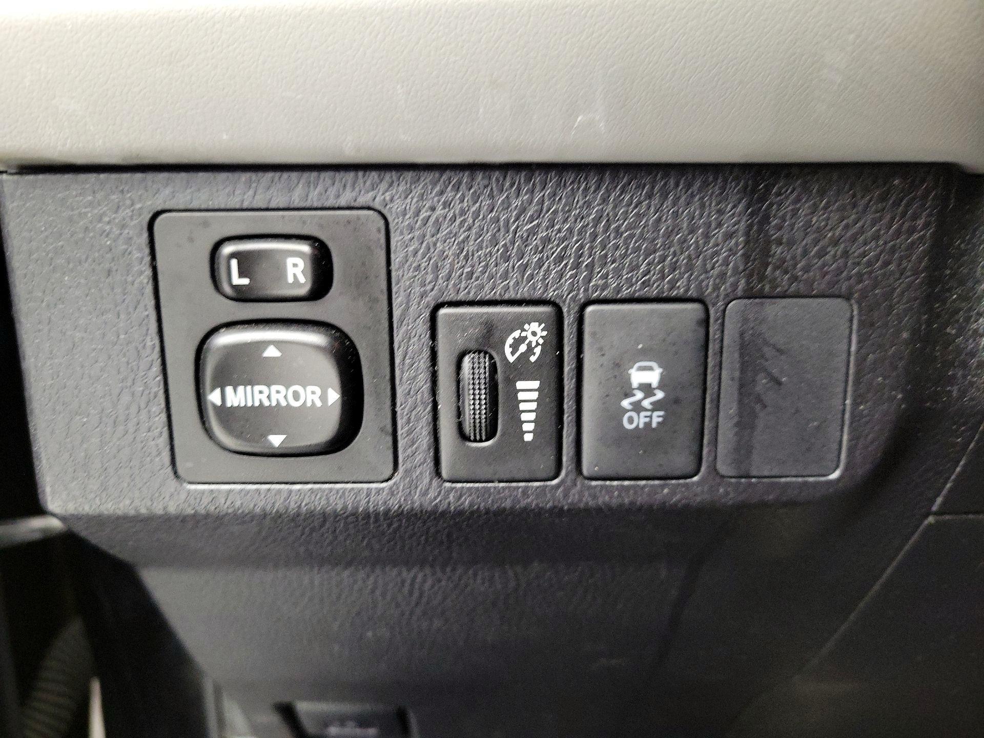 Thumbnail: 2015 Toyota RAV4 - 13