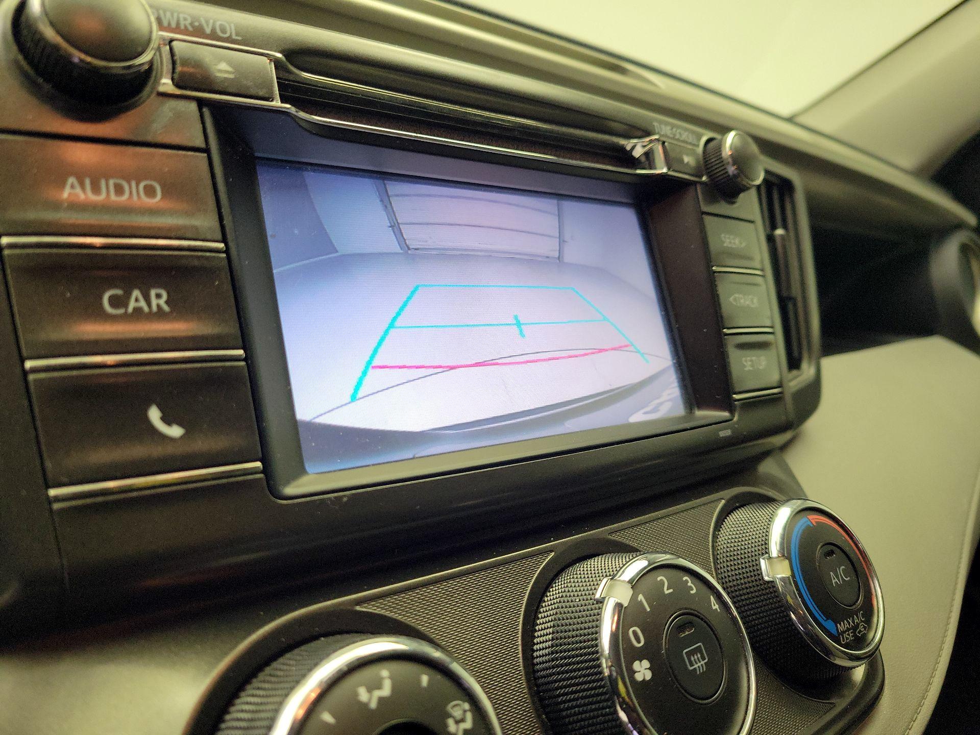 Thumbnail: 2015 Toyota RAV4 - 14