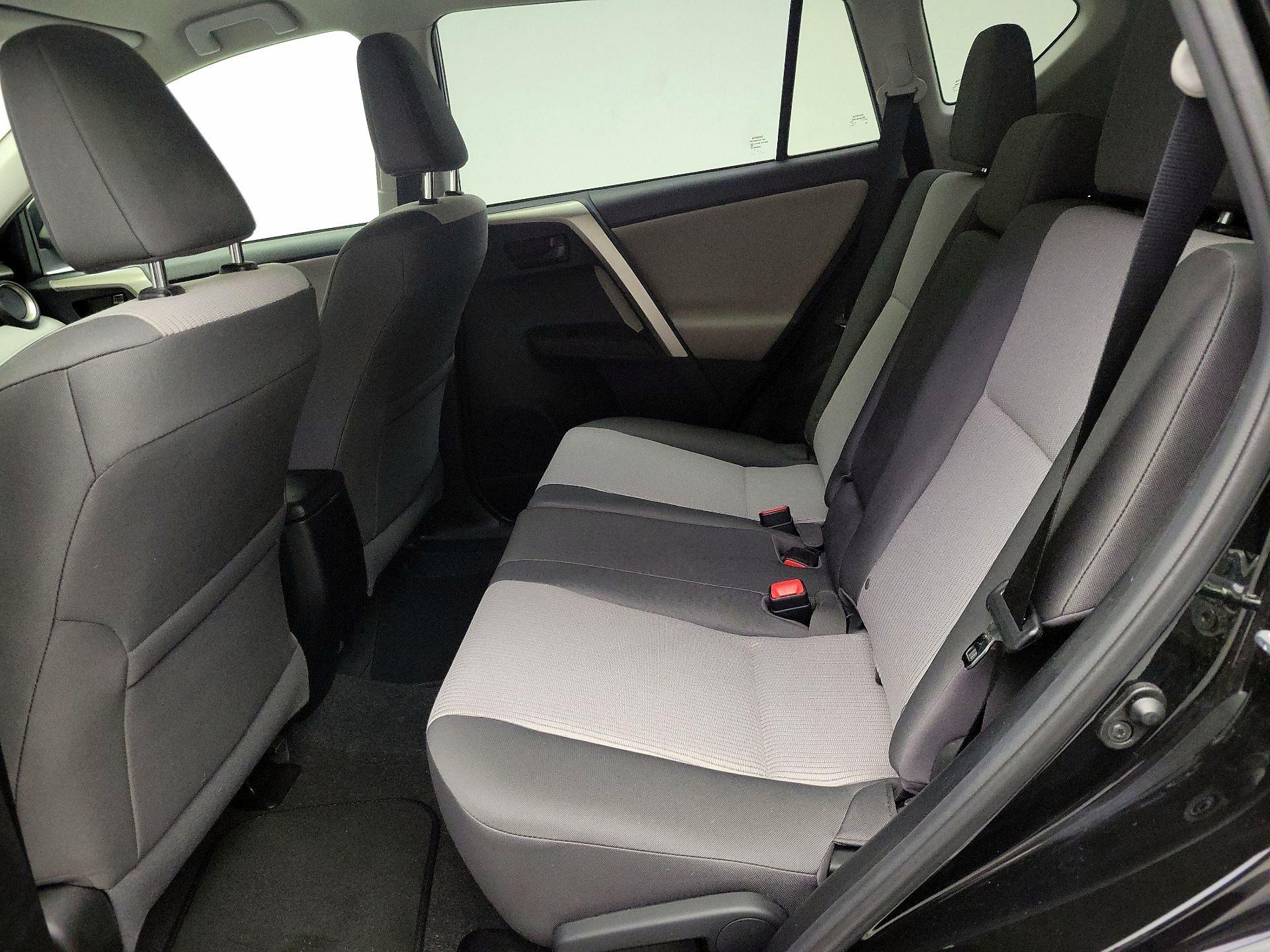 Thumbnail: 2015 Toyota RAV4 - 19