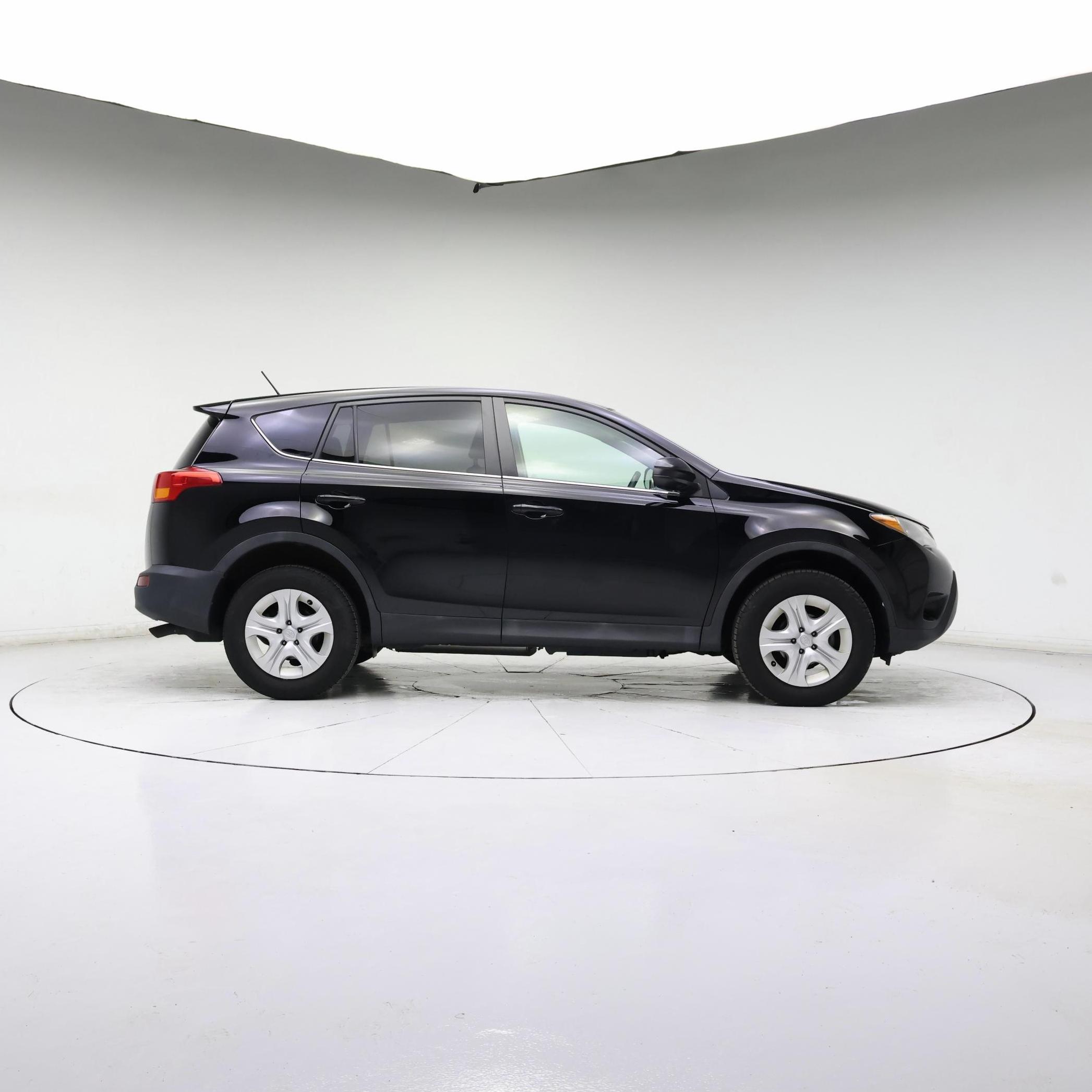 Thumbnail: 2015 Toyota RAV4 - 7