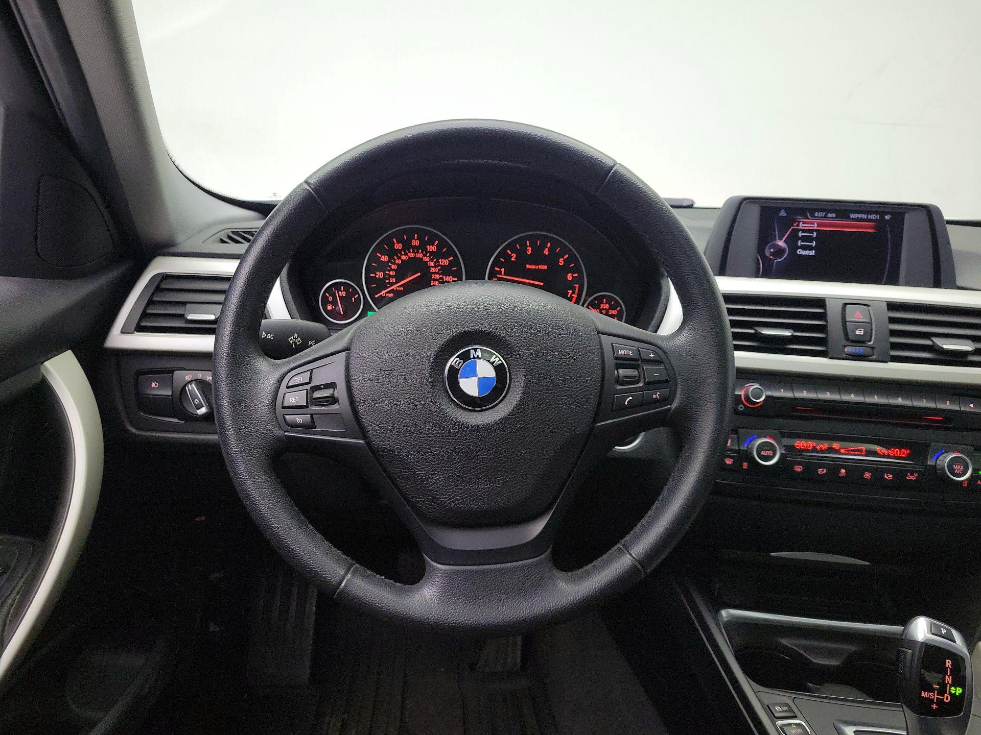 Thumbnail: 2015 BMW 3 Series - 10