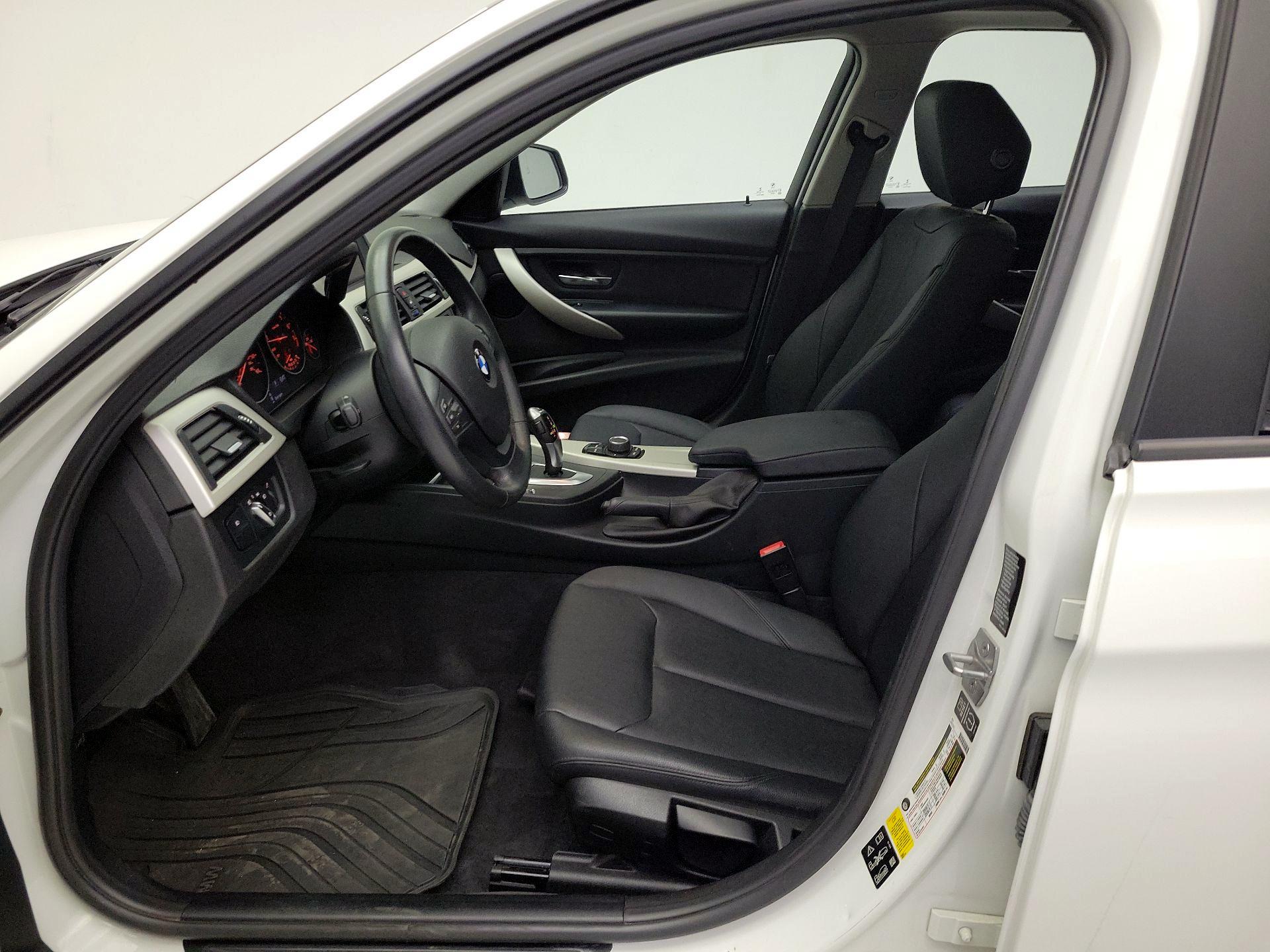 Thumbnail: 2015 BMW 3 Series - 11