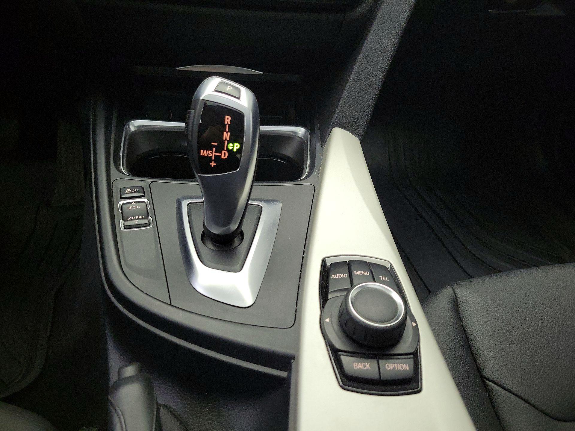 Thumbnail: 2015 BMW 3 Series - 16