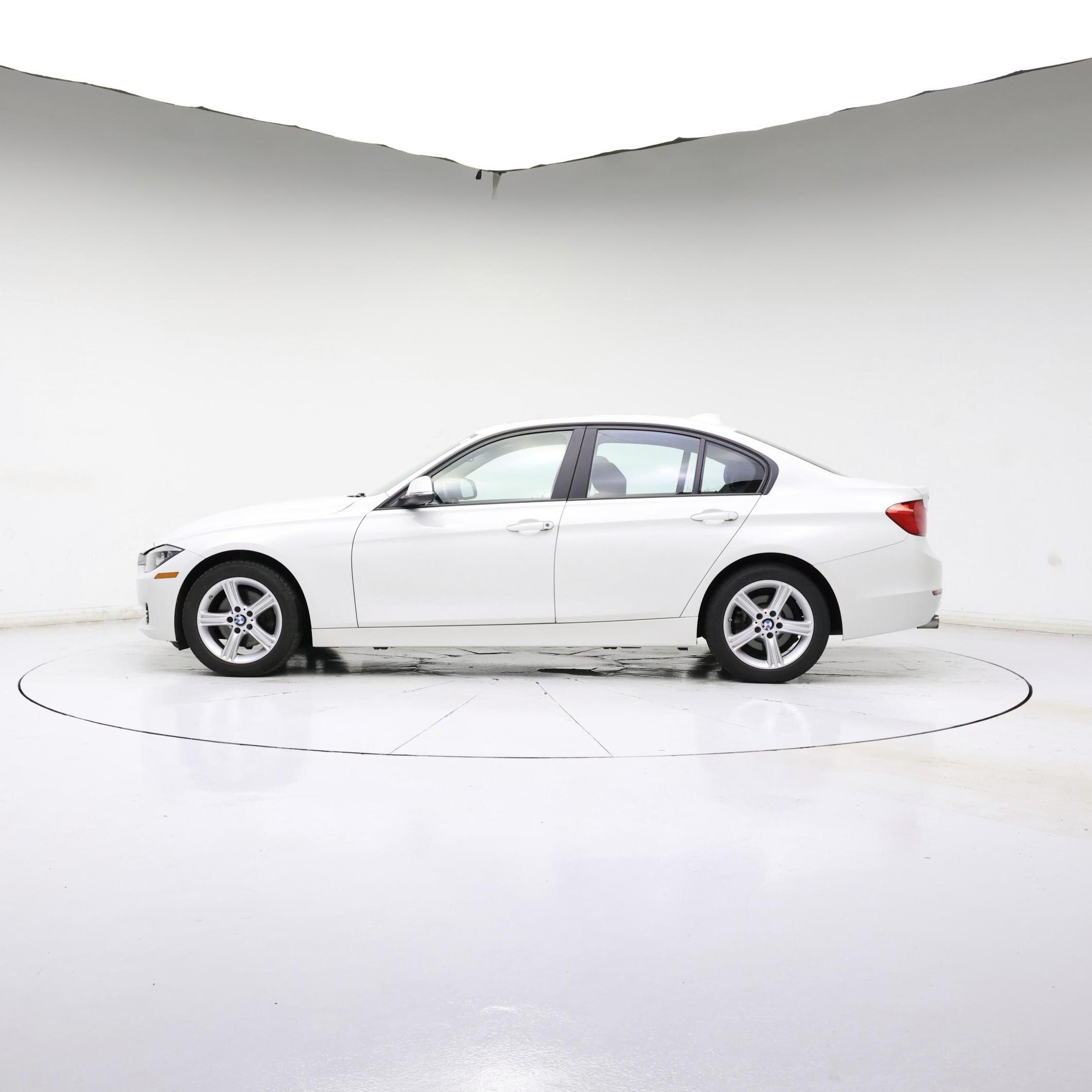 Thumbnail: 2015 BMW 3 Series - 3